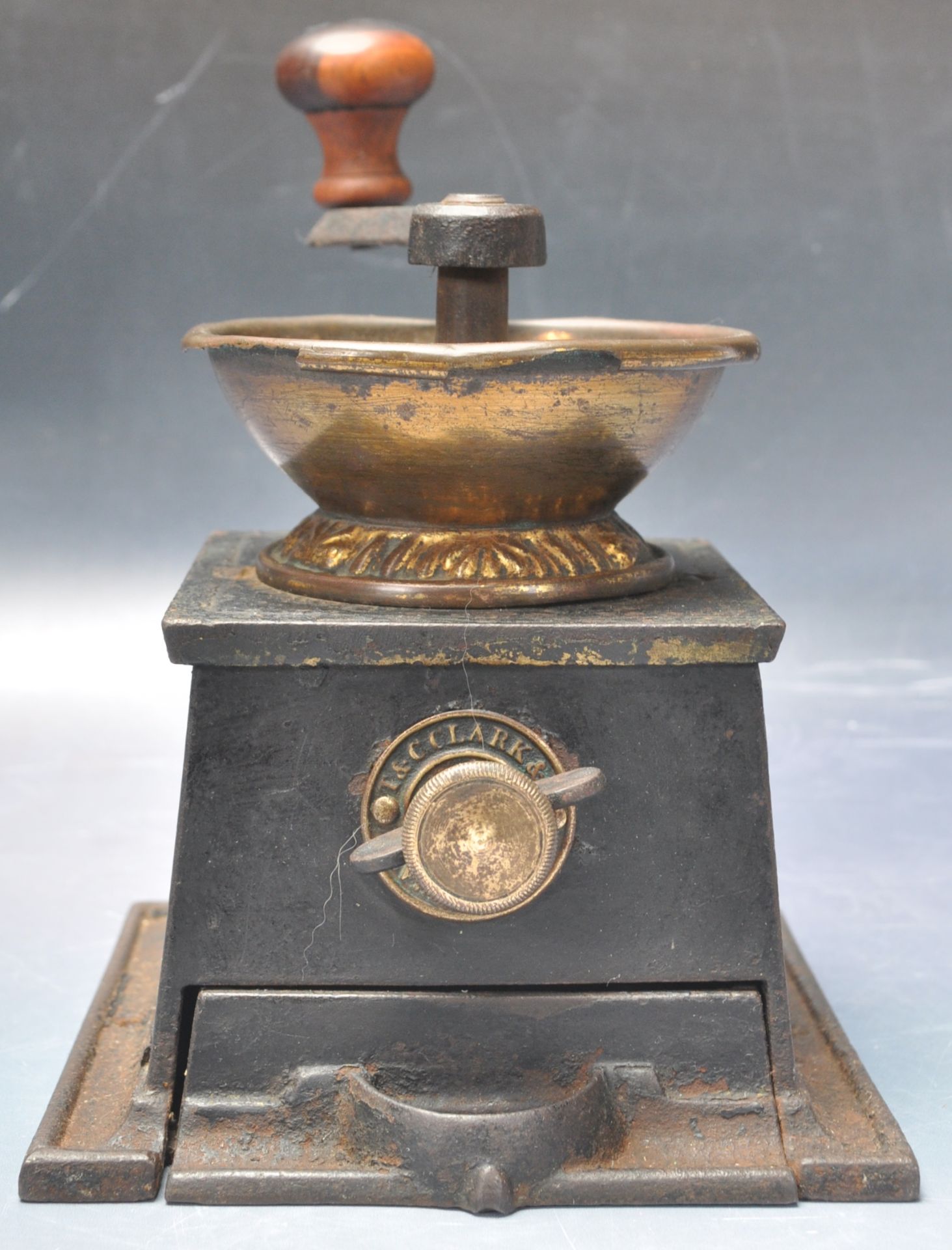 EARLY 20TH CENTURY CAST IRON T & C COFFEE GRINDER - Image 3 of 6