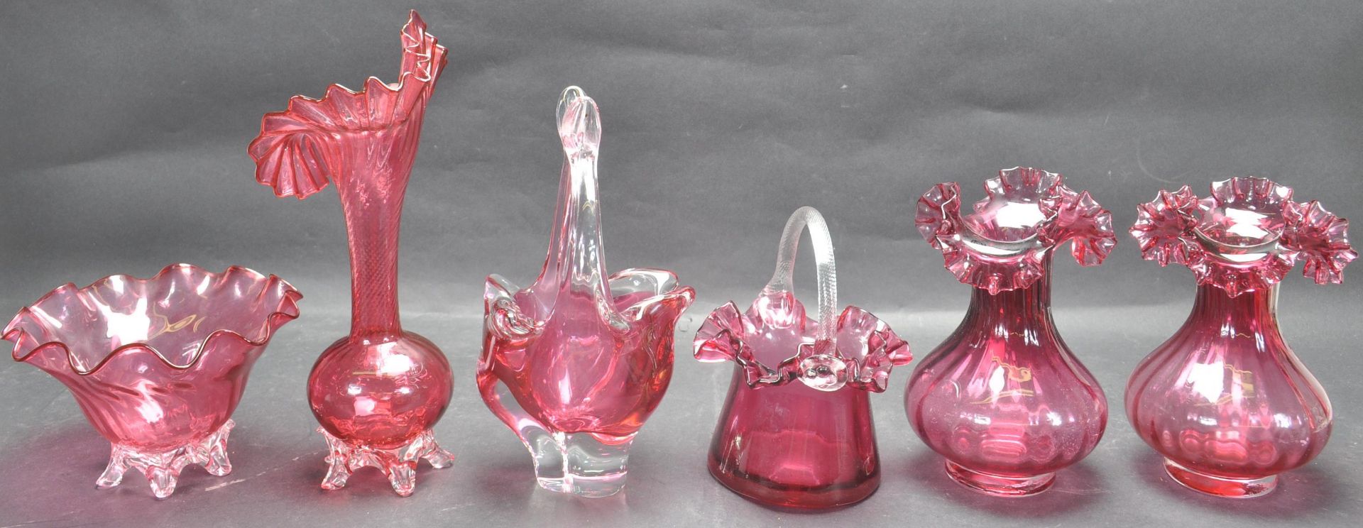 GROUP OF CRANBERRY GLASS ORNAMENTS - Image 3 of 5