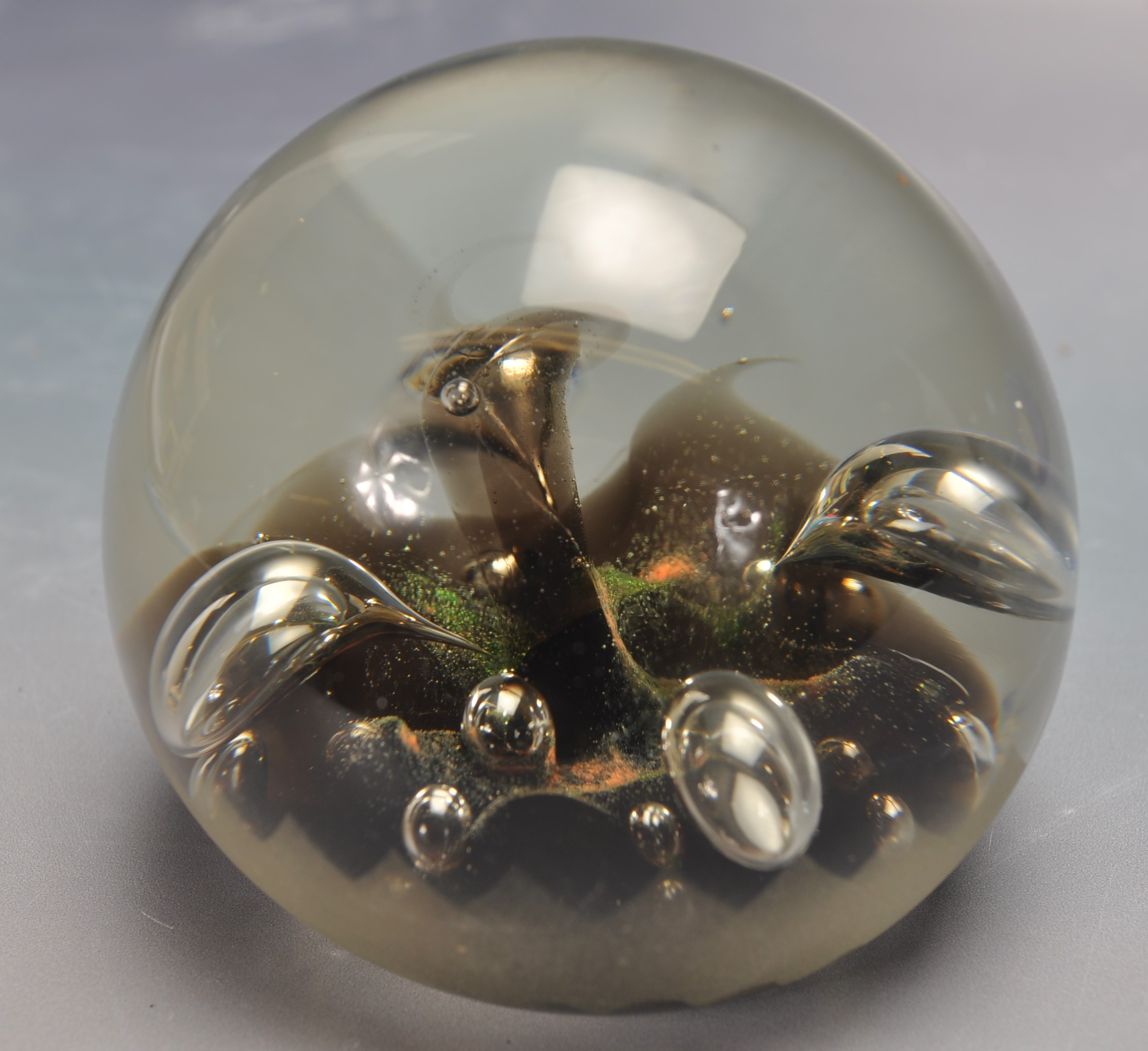 FIVE VINTAGE 1970’S STUDIO ART GLASS CAITHNESS PAPERWEIGHT - Image 3 of 7