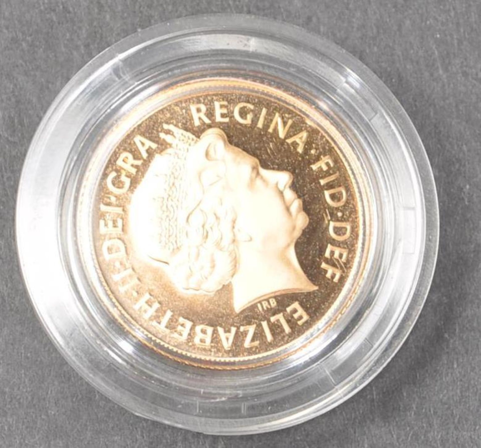 2005 ELIZABETH II 22CT GOLD SOVEREIGN COIN - Image 2 of 4