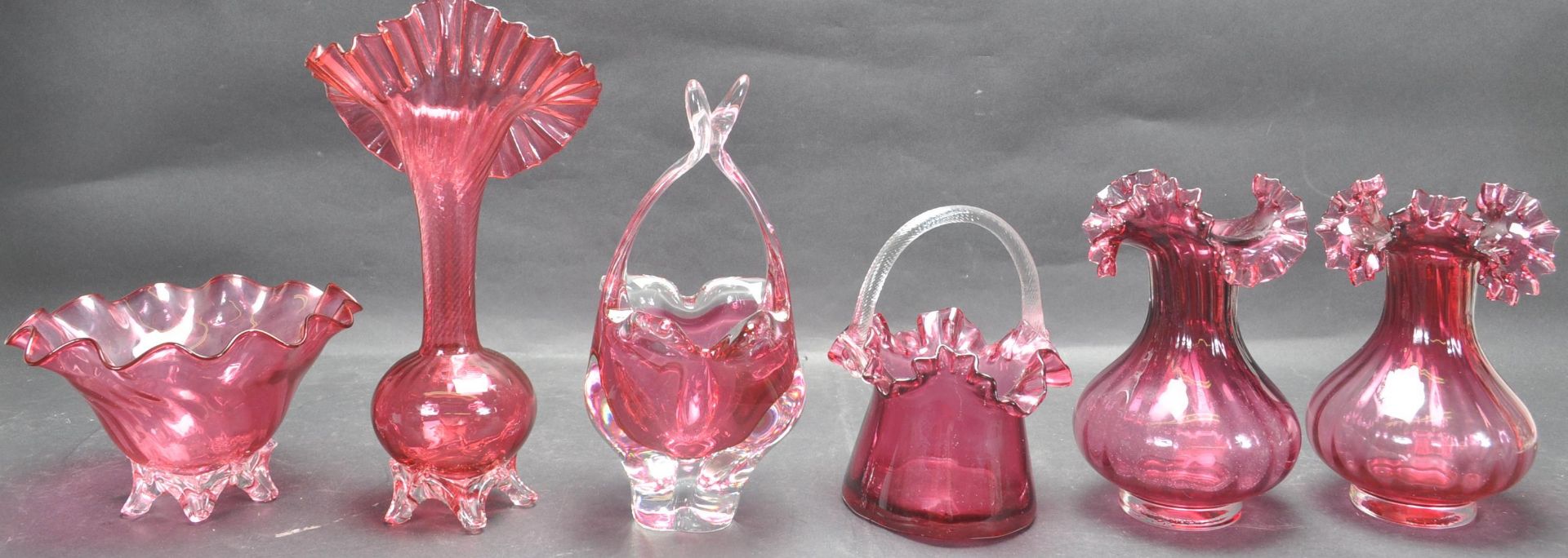 GROUP OF CRANBERRY GLASS ORNAMENTS - Image 4 of 5