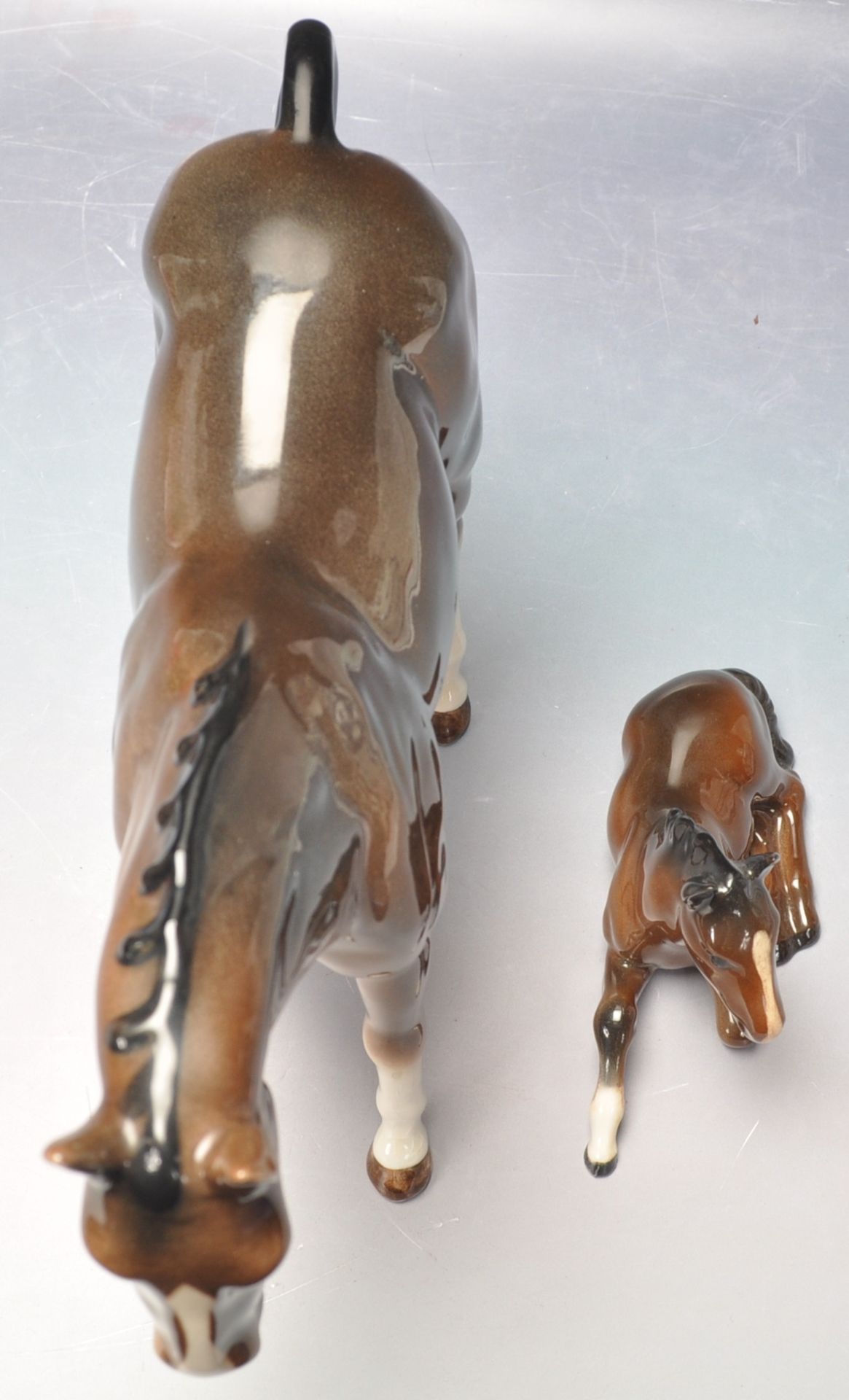 PAIR OF BROWN BESWICK HORSE FIGURINES. - Image 8 of 8