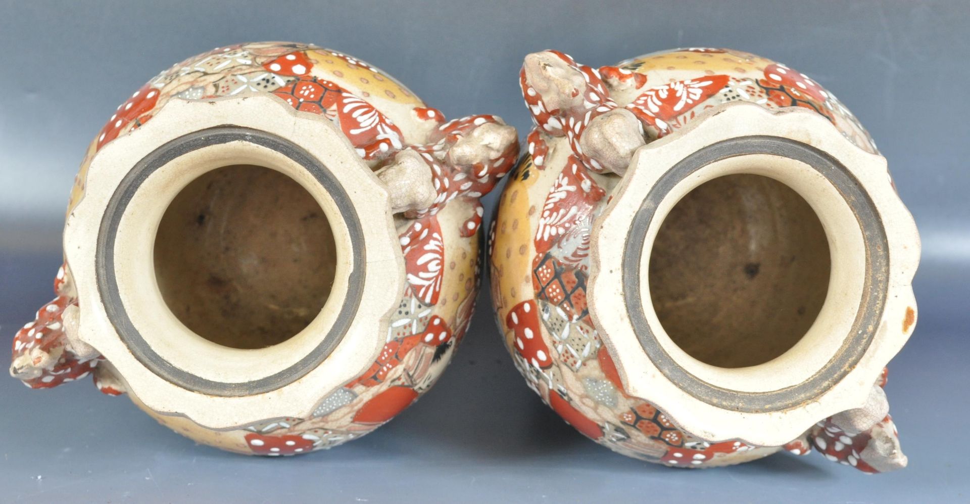 TWO JAPANESE SATSUMA URNS / VASES - Image 4 of 5