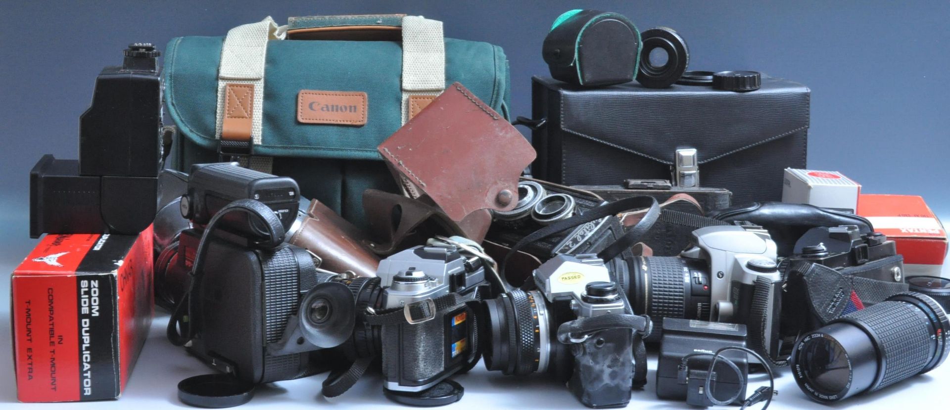 COLLECTION OF VINTAGE 20TH CENTURY 35MM CAMERAS - Image 6 of 7