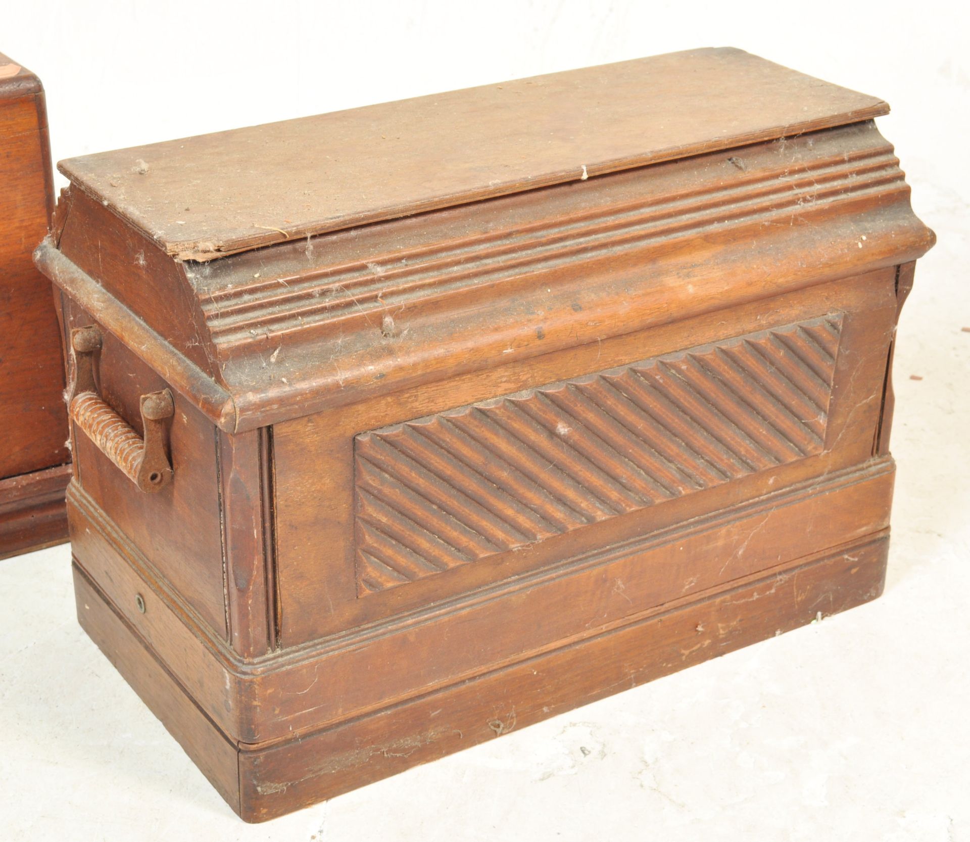 TWO EARLY 20TH CENTURY WOODEN CASE SEWING MACHINES - Image 2 of 4