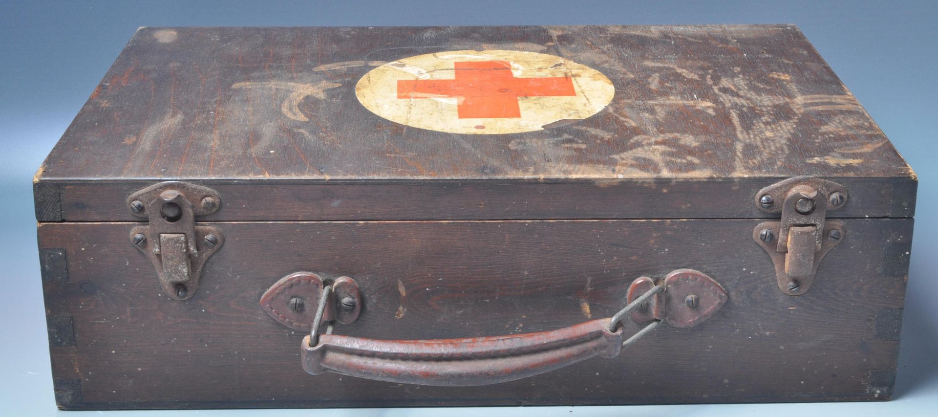 WWII 1940S 20TH CENTURY MILITARY FIRST AID BOX - Image 5 of 6