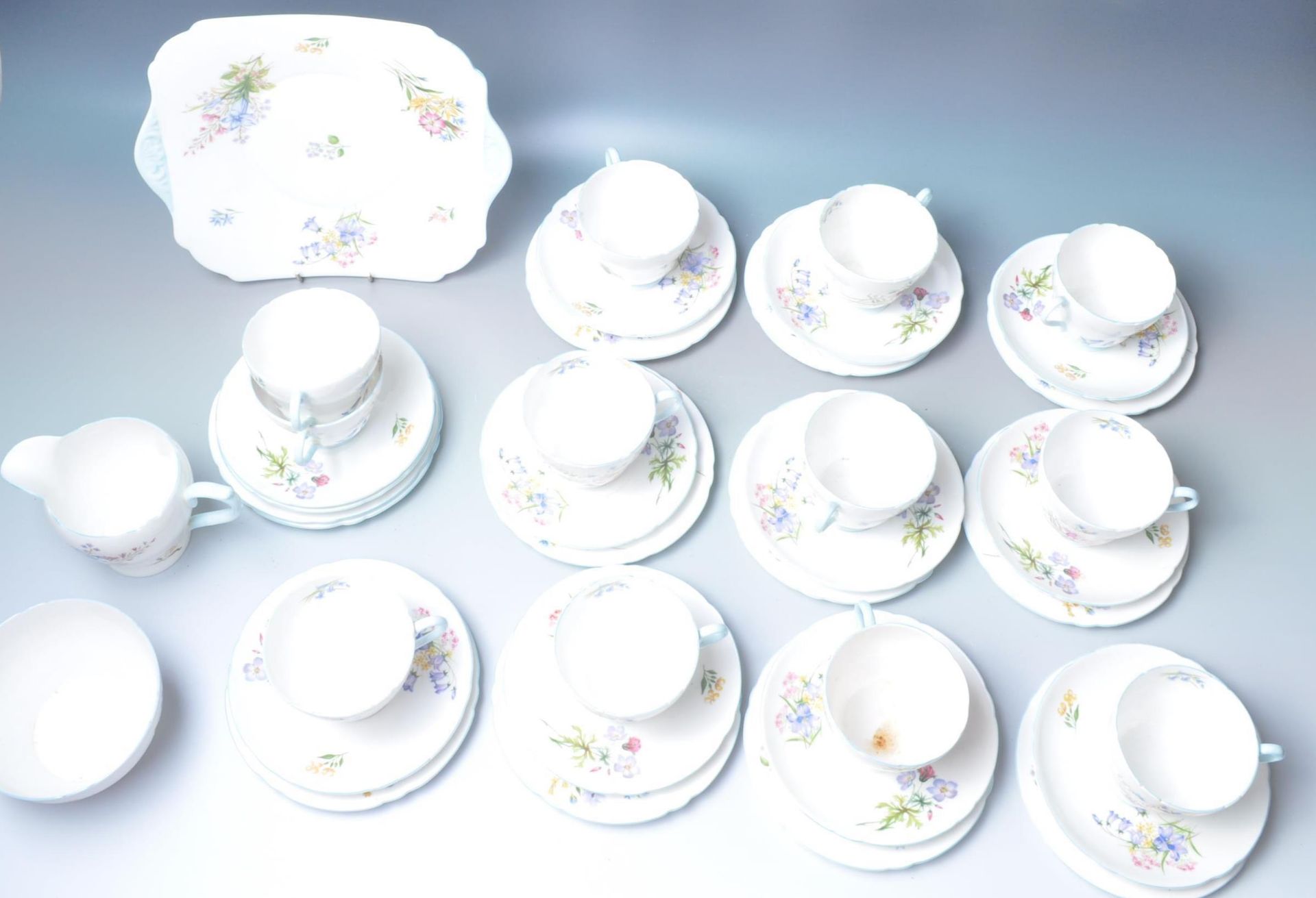 VINTAGE 12 PERSON SHELLEY WILDFLOWERS TEA SERVICE - Image 4 of 7