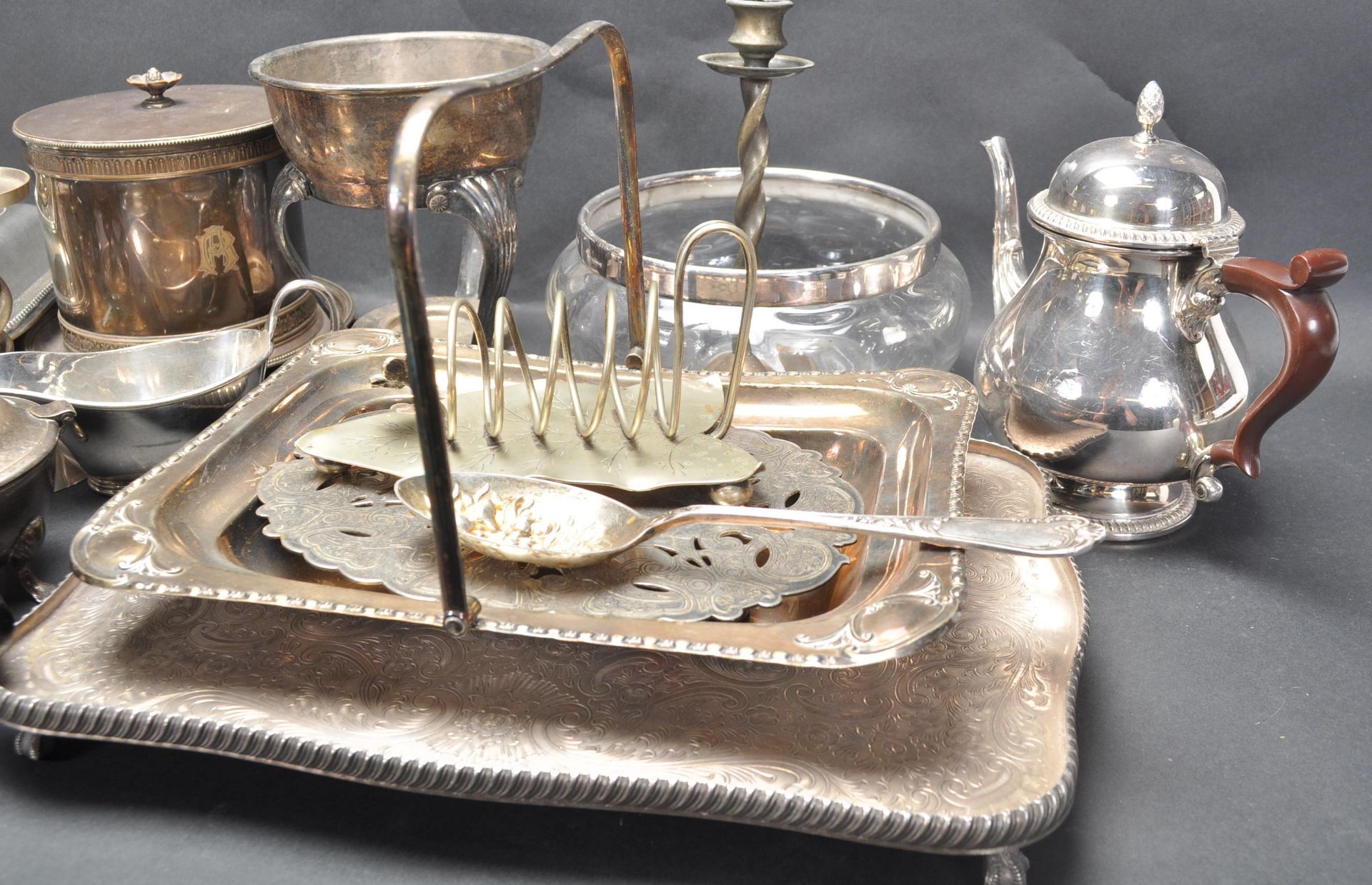 LARGE COLLECTION OF SILVER PLATED ITEMS - Image 3 of 9
