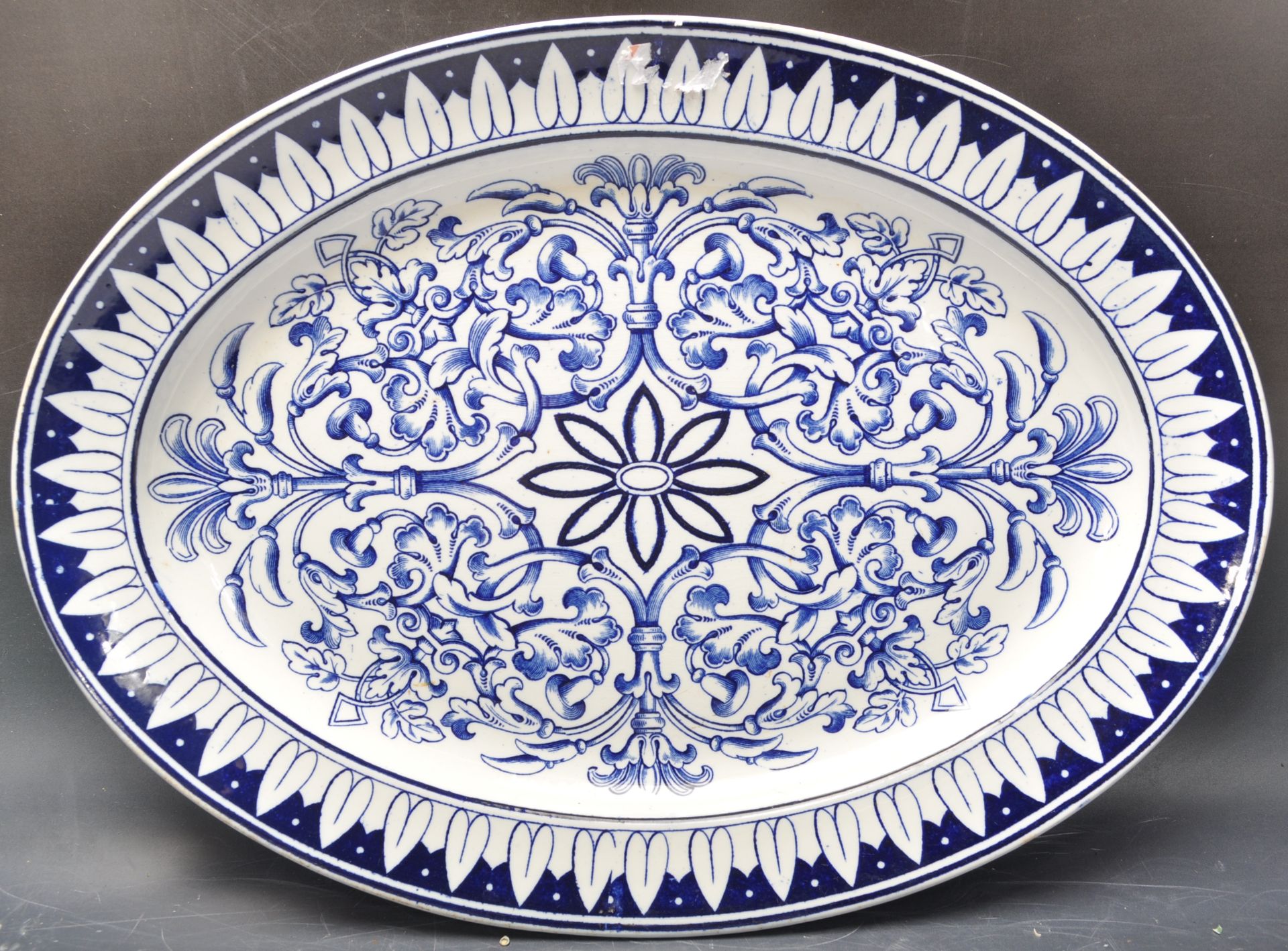 COLLECTION BLUE & WHITE 19TH & 20TH CENTURY MEAT PLATTERS - Image 2 of 7