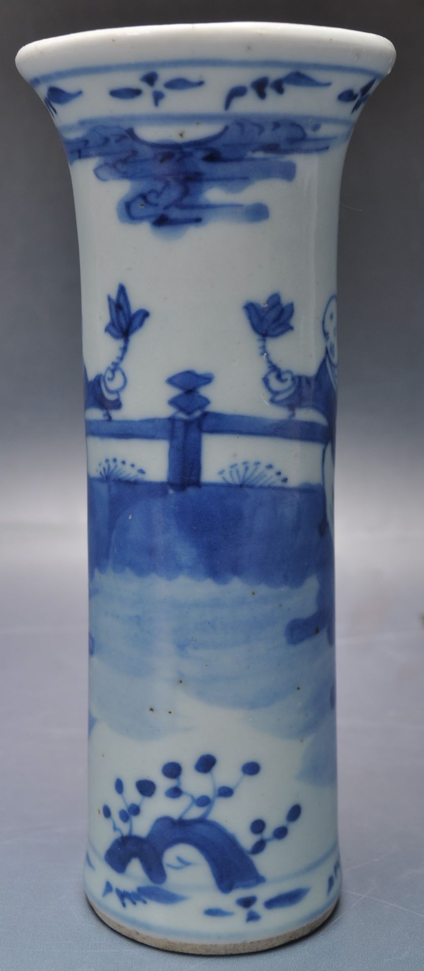 19TH CENTURY BLUE AND WHITE CYLINDRICAL CHINESE VASE - Image 3 of 5