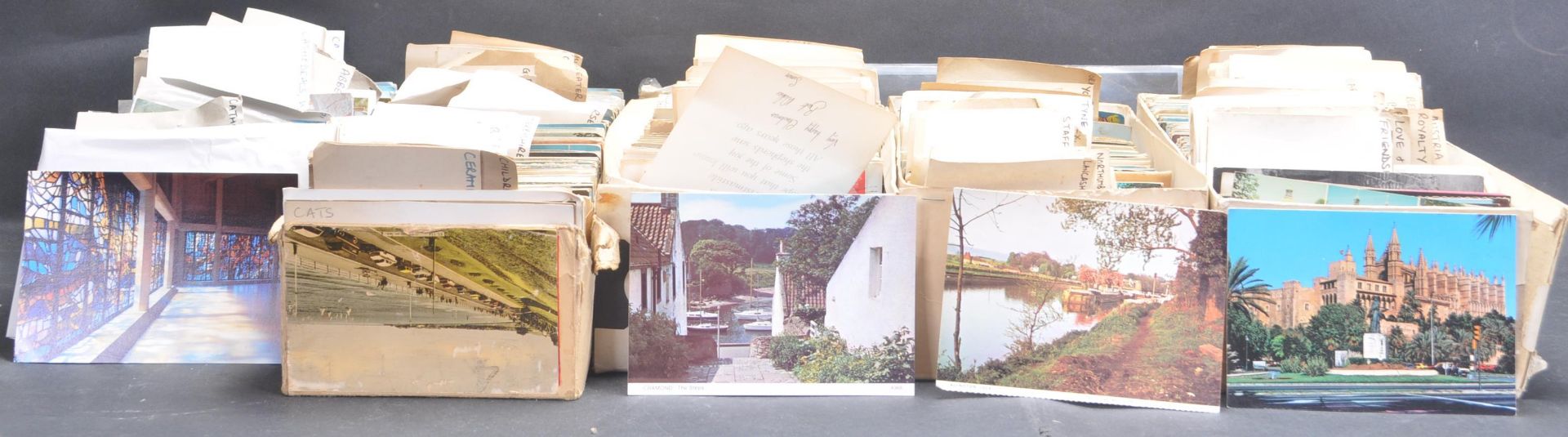 LARGE COLLECTION OF 20TH CENTURY POSTCARDS