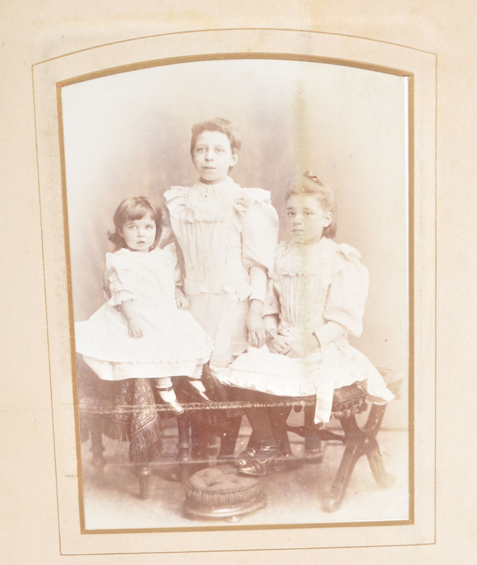 SINGLE FAMILY 19TH CENTURY CDV PHOTOGRAPH ALBUNS - Bild 6 aus 8