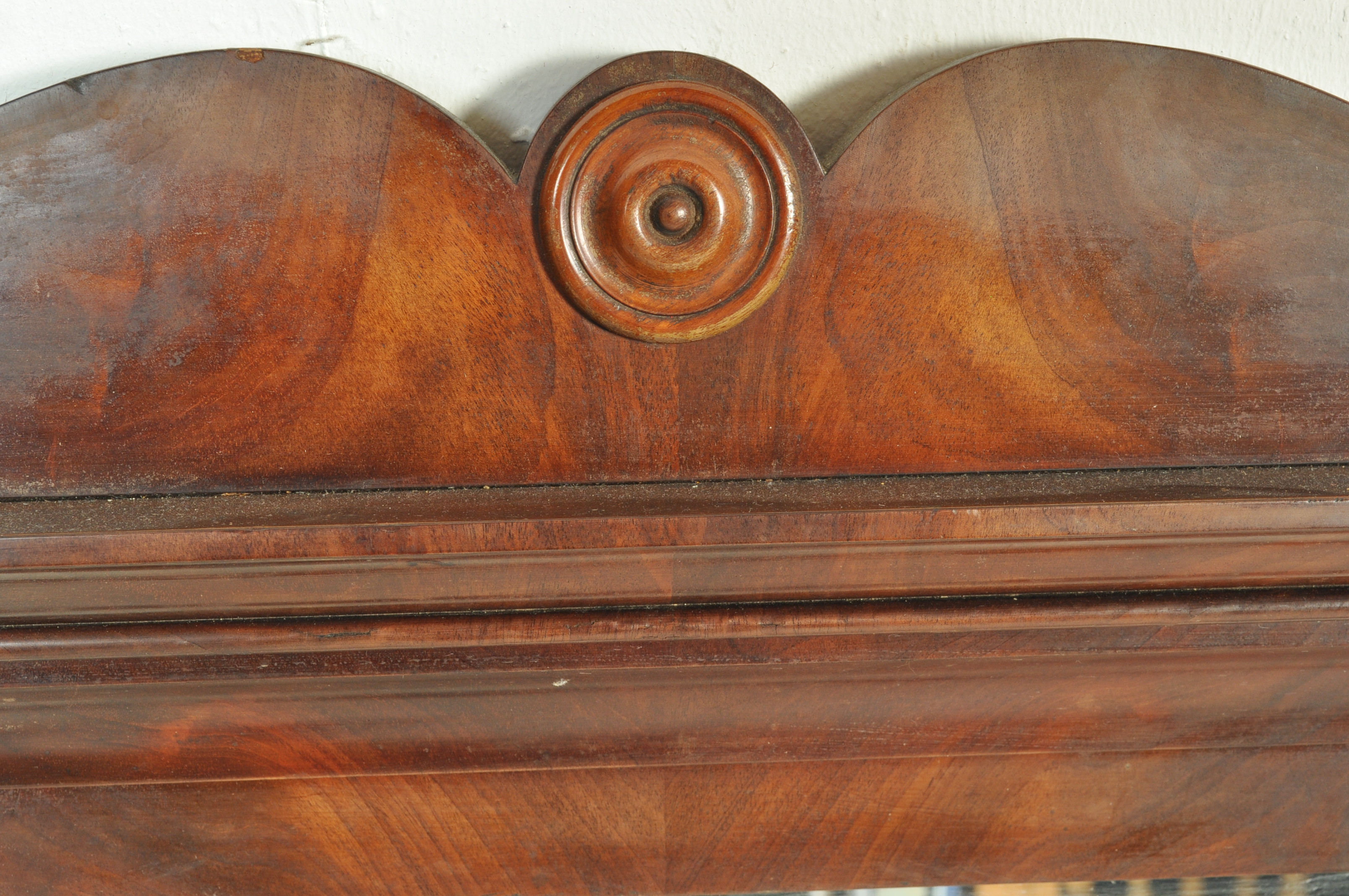 19TH CENTURY GEORGE III MAHOGANY MIRROR WITH TURNED COLUMNS - Image 4 of 6