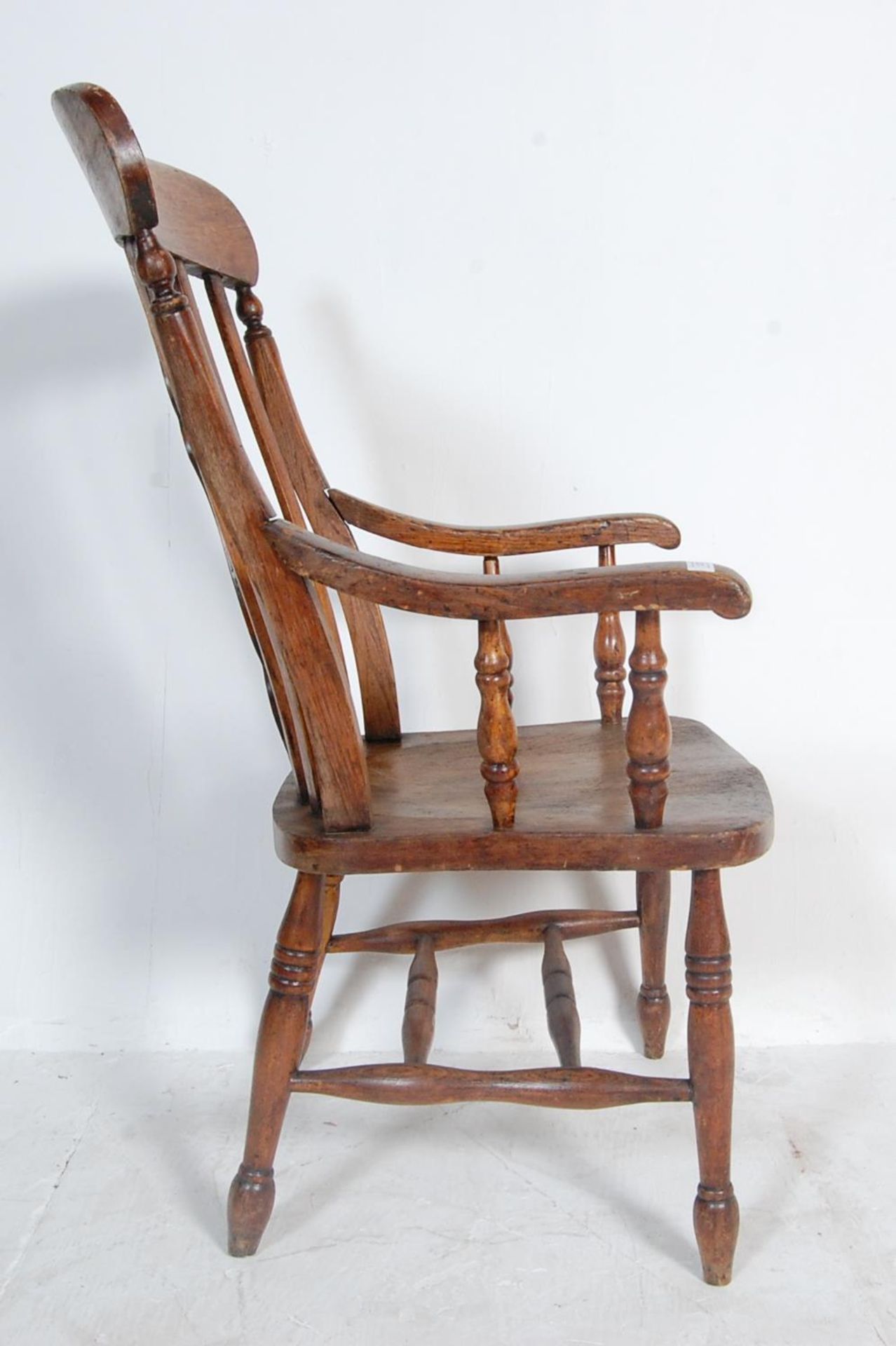 19TH CENTURY VICTORIAN BEECH AND ELM WINDSOR CHAIR - Image 6 of 7