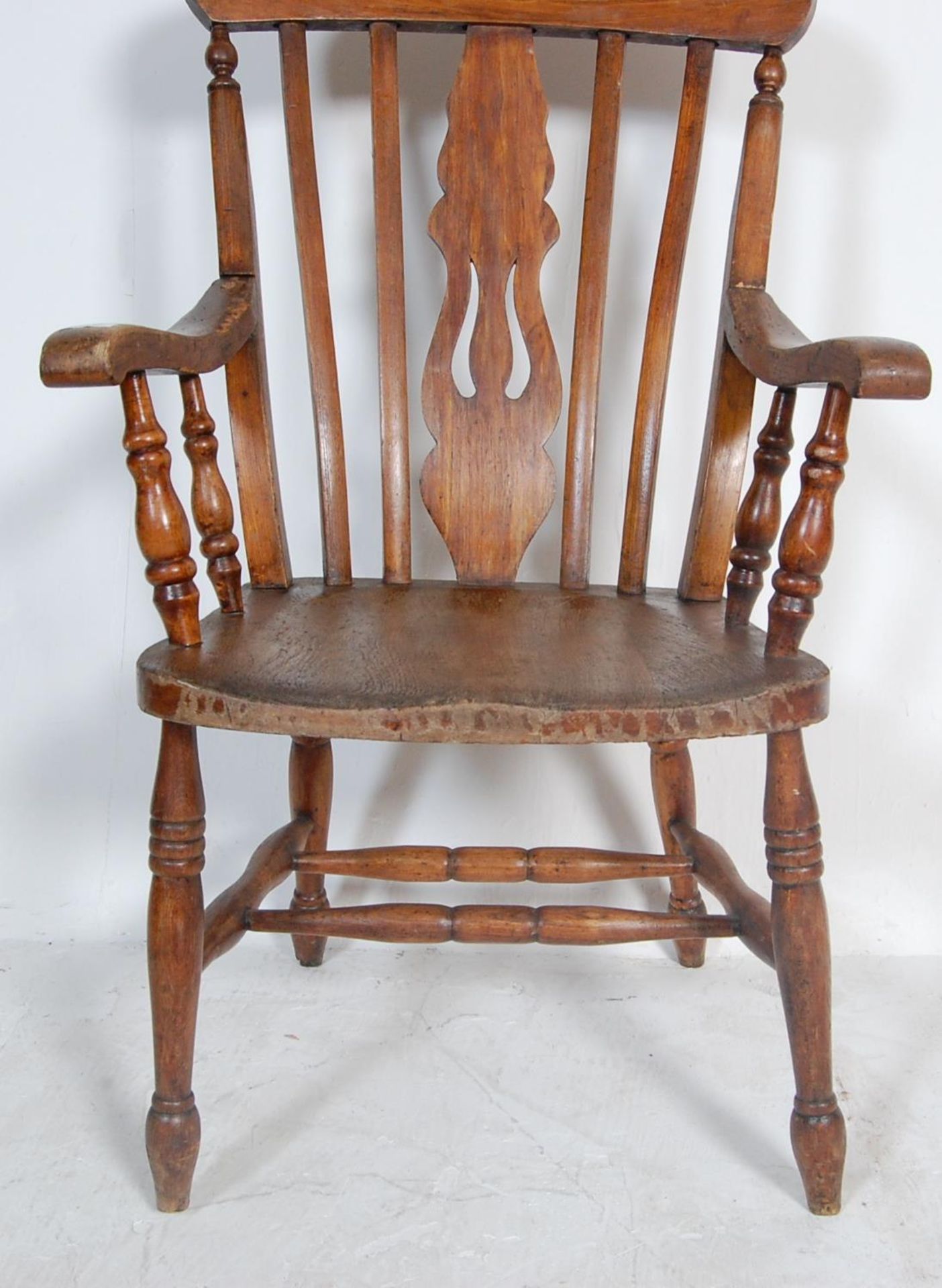 19TH CENTURY VICTORIAN BEECH AND ELM WINDSOR CHAIR - Image 5 of 7