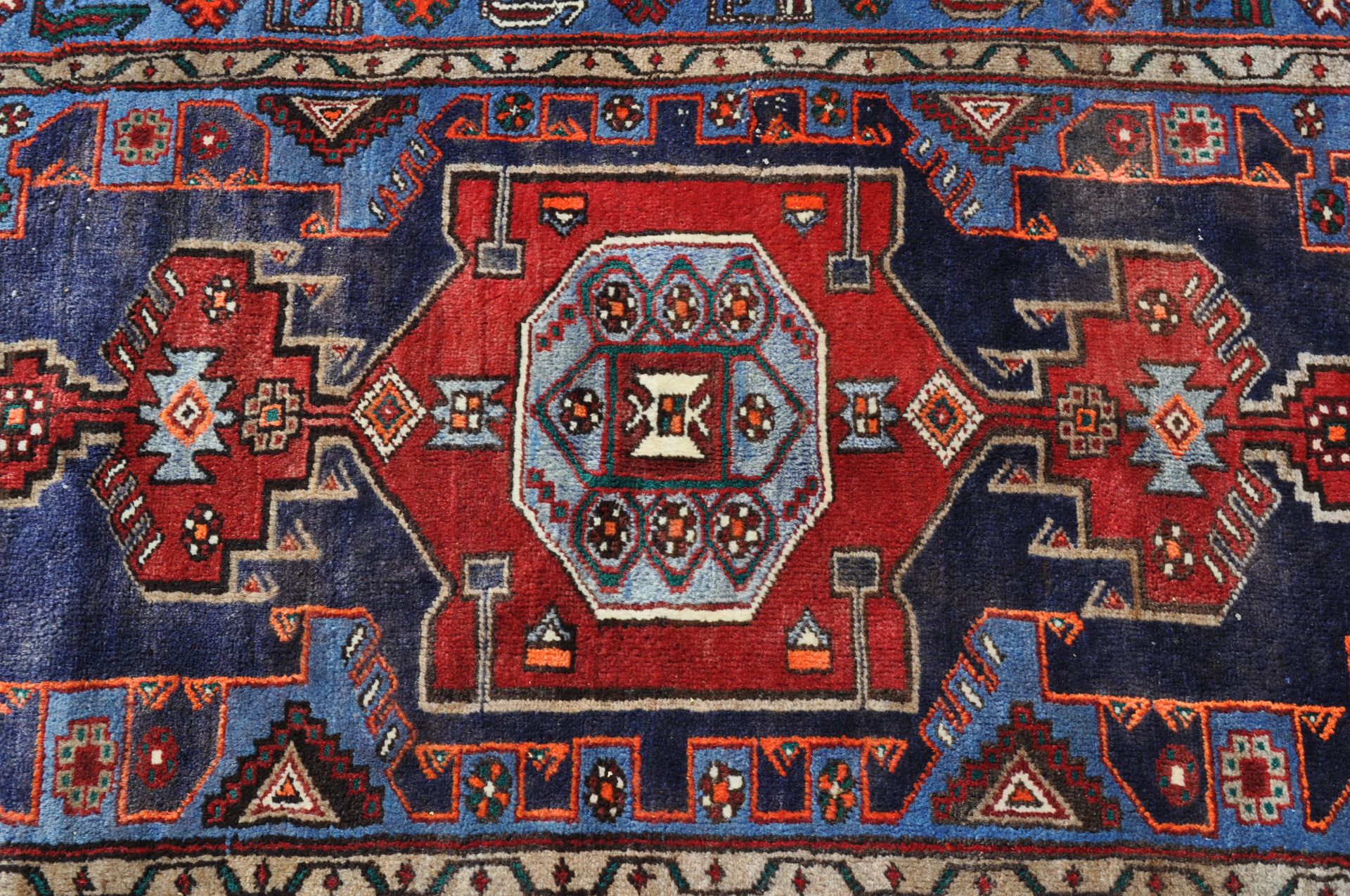 20TH CENTURY HAND WOVEN PERSIAN HAMADAN RUG - Bild 4 aus 6