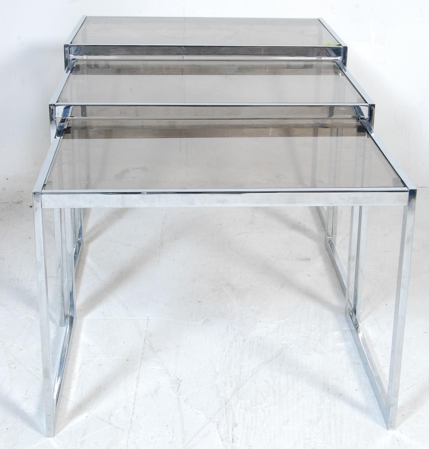 RETRO VINTAGE LATE 20TH CENTURY CHROME NEST OF TABLES - Image 2 of 4
