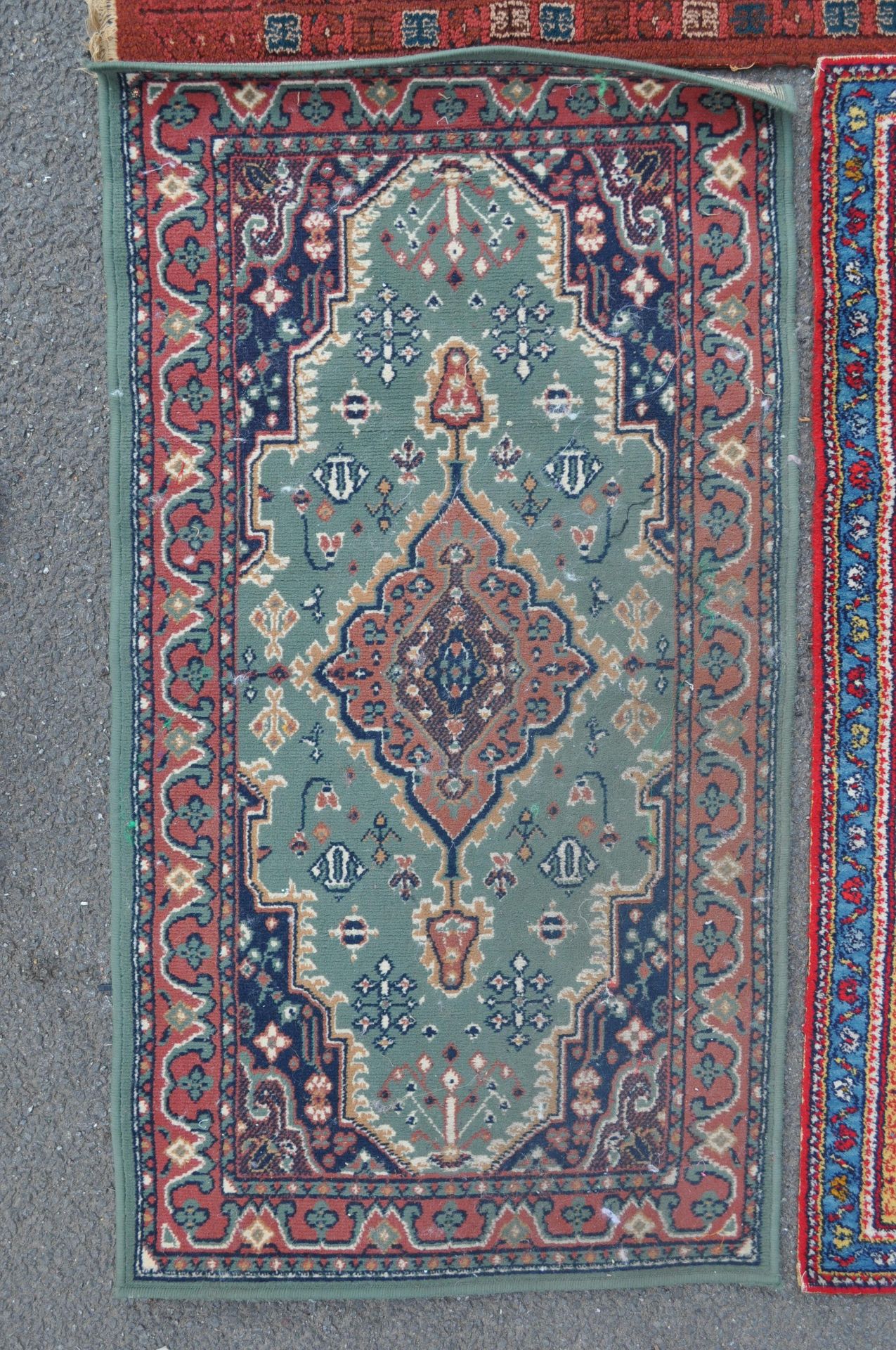 THREE PERSIAN ISLAMIC RUGS - Bild 2 aus 9