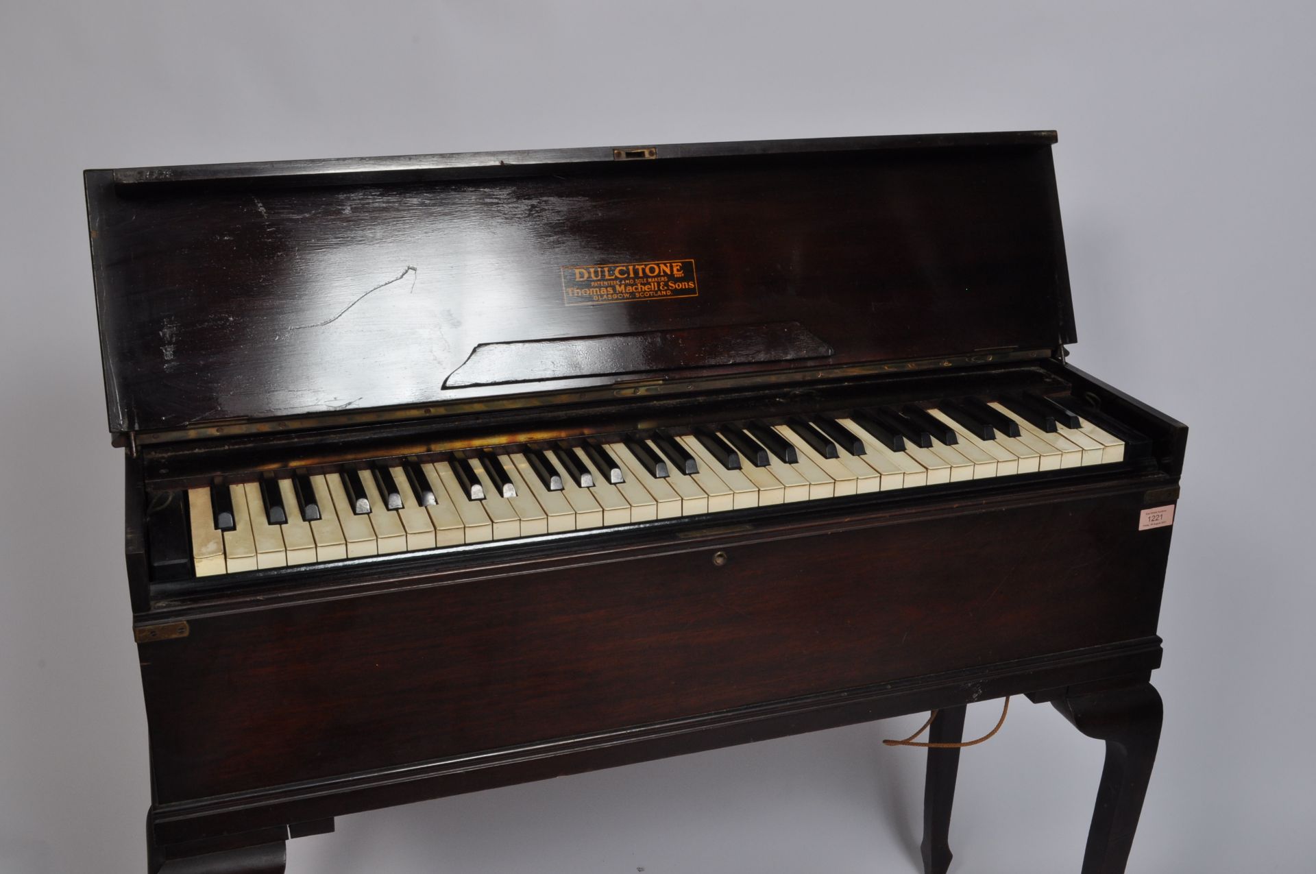 1930’S ART DECO DULCITONE PORTABLE PIANO - Image 2 of 4