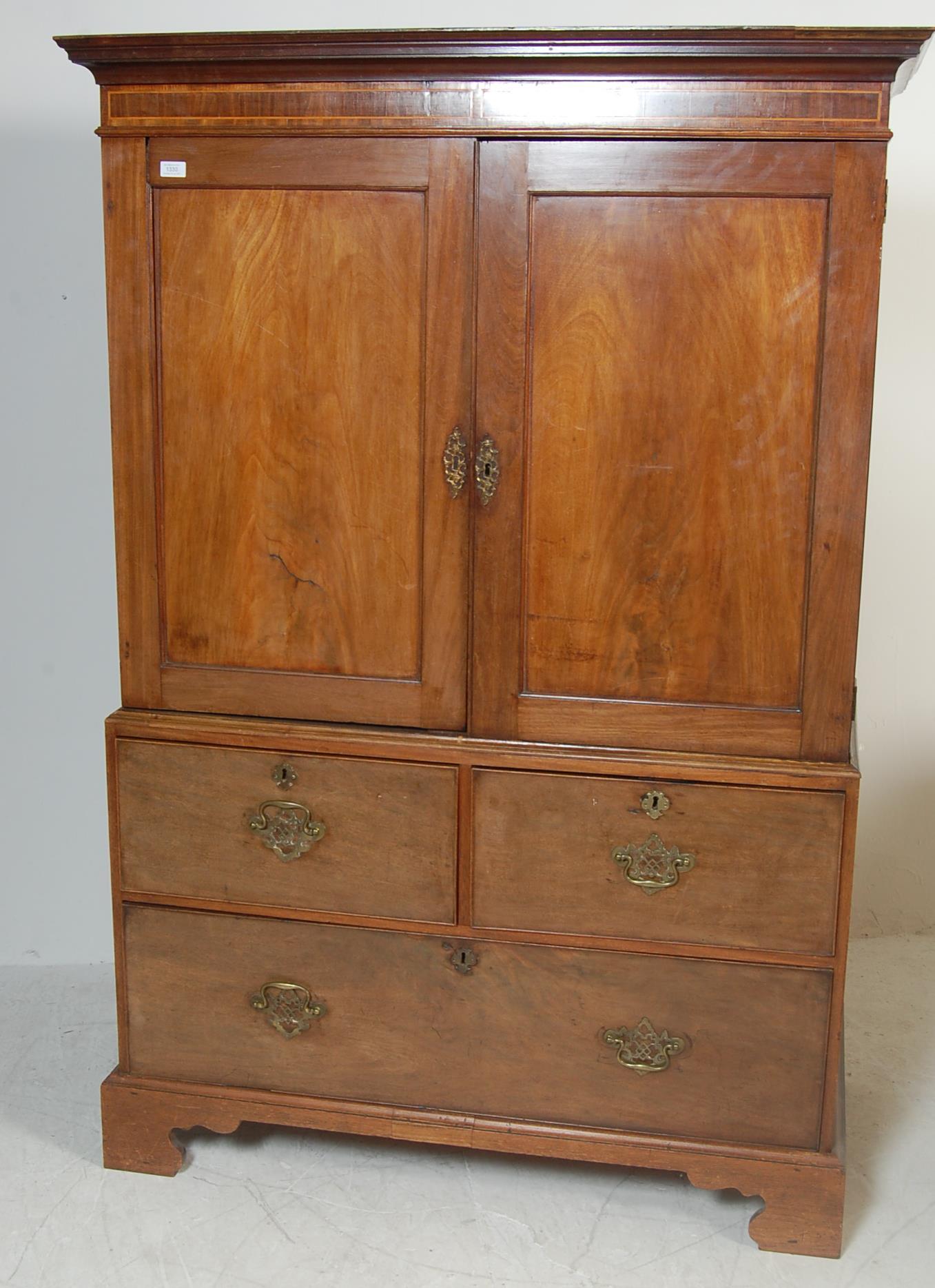 18TH CENTURY GEORGE III MAHOGANY LINEN PRESS