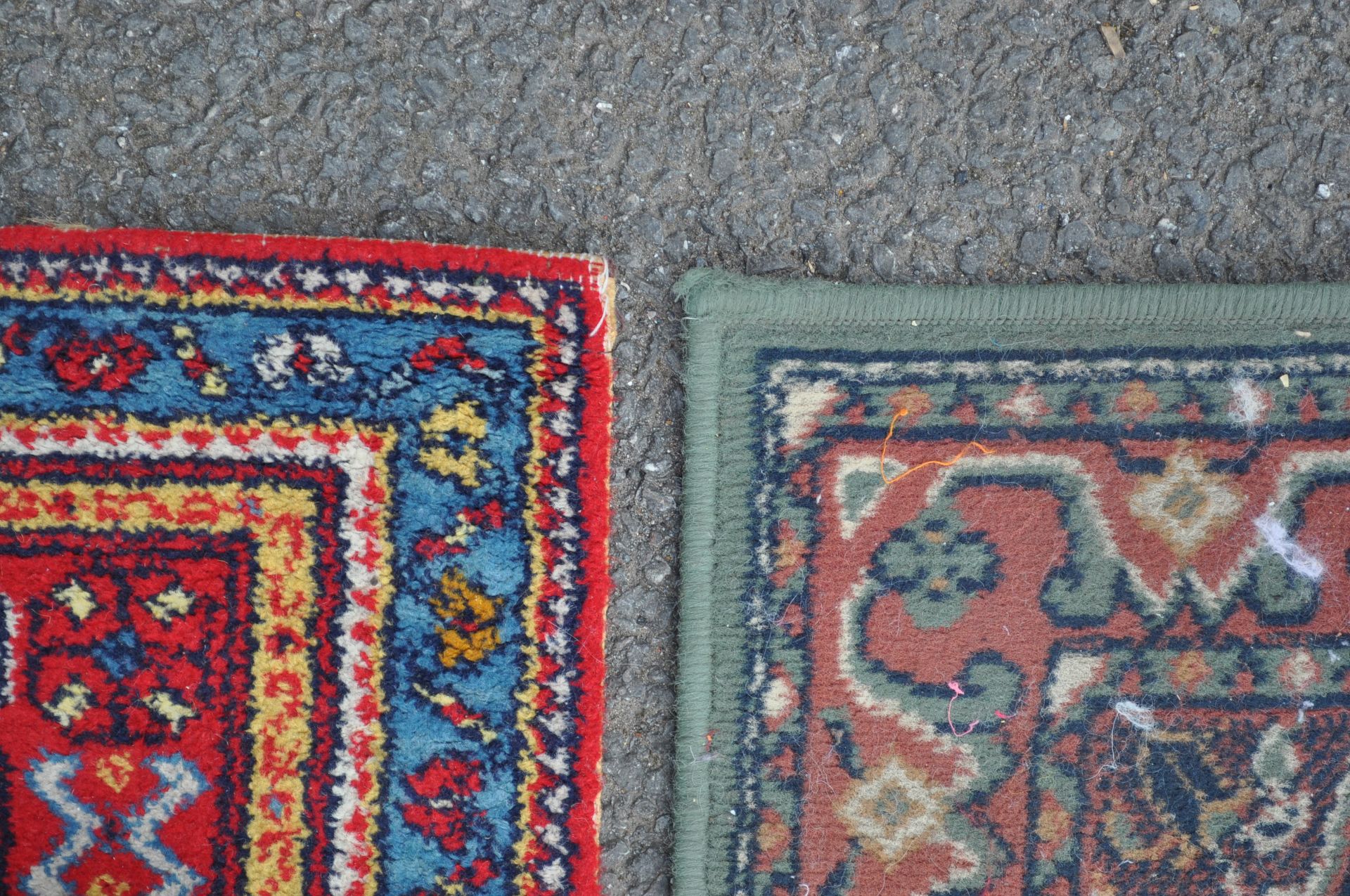 THREE PERSIAN ISLAMIC RUGS - Bild 8 aus 9