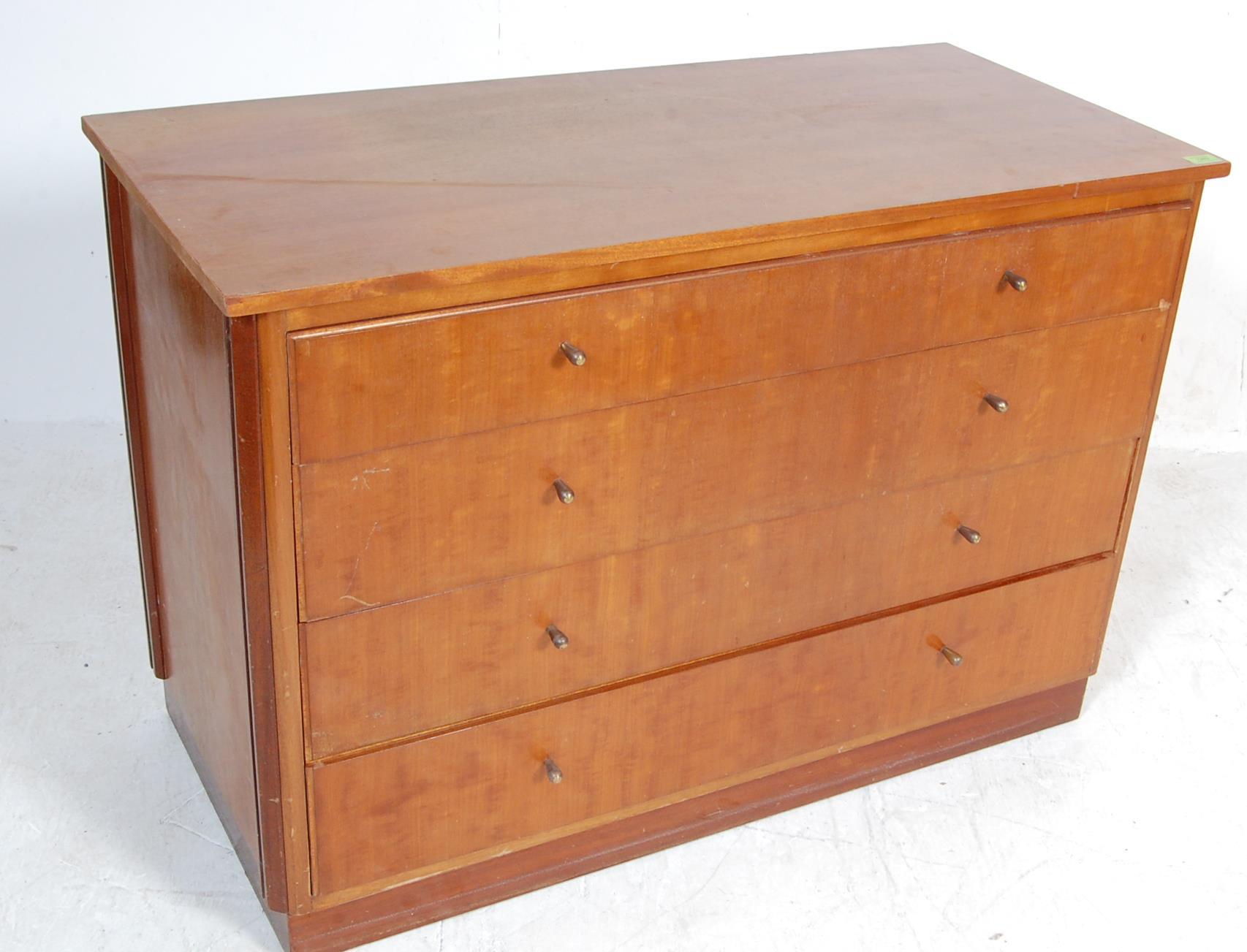 MID 20TH CENTURY WALNUT CHEST OF DRAWERS - Image 2 of 6