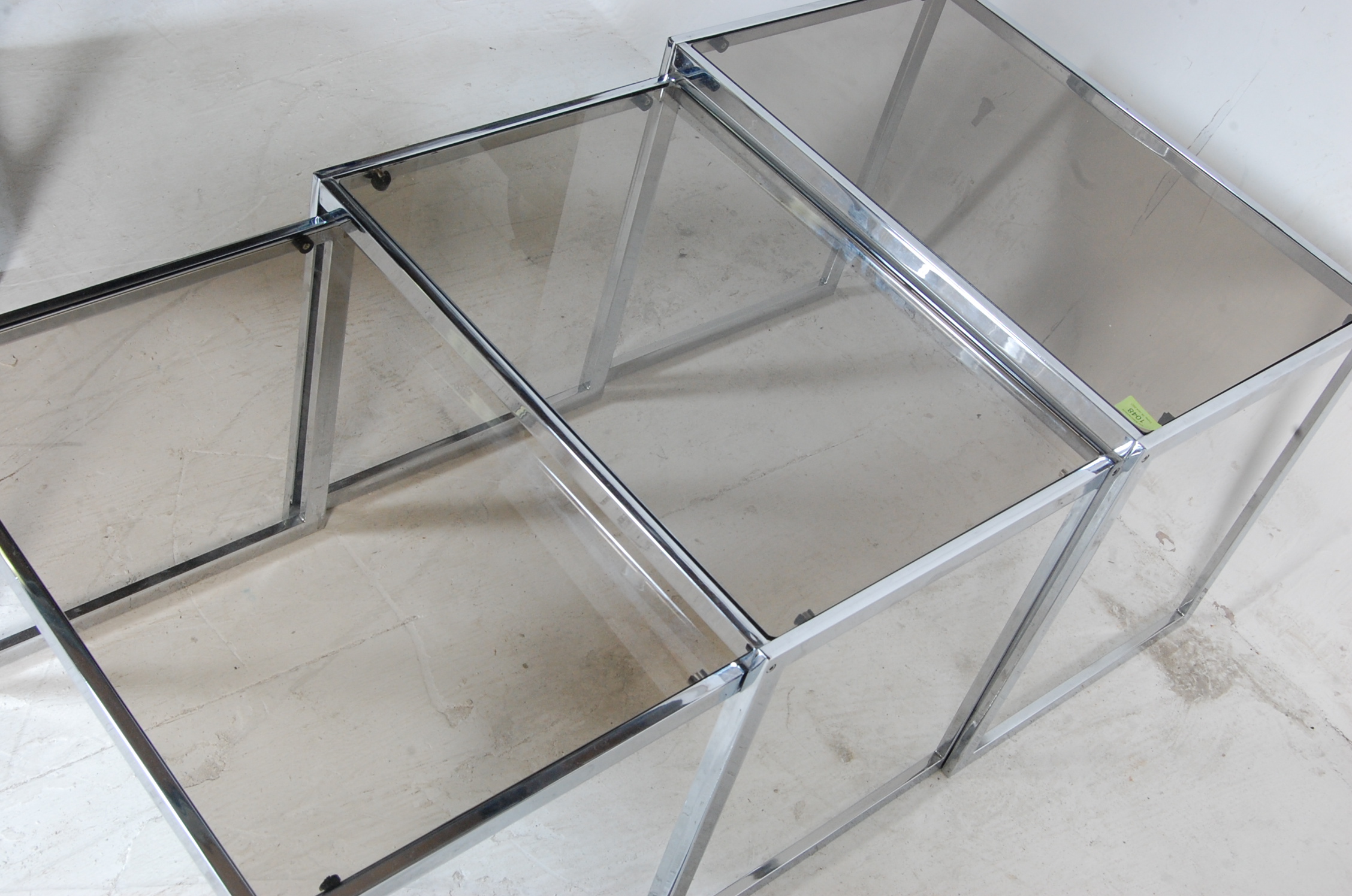 RETRO VINTAGE LATE 20TH CENTURY CHROME NEST OF TABLES - Image 3 of 4