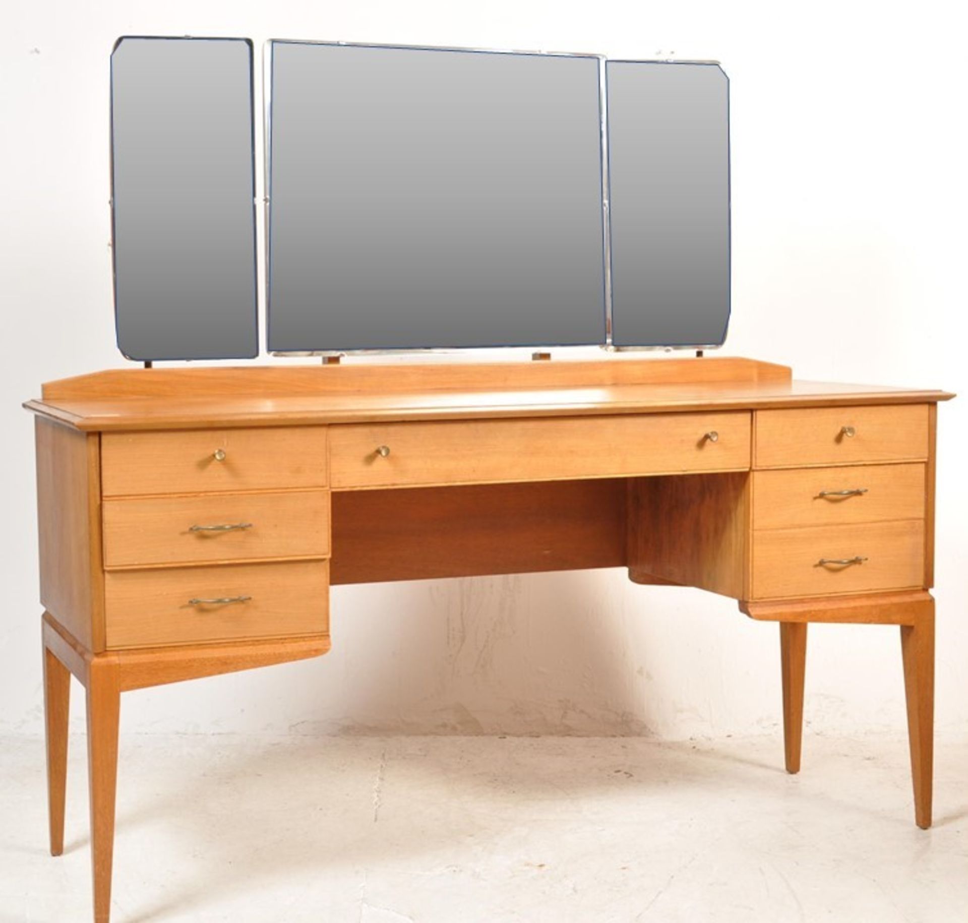 MID 20TH CENTURY ALFRED COX TEAK WOOD DRESSING TABLE