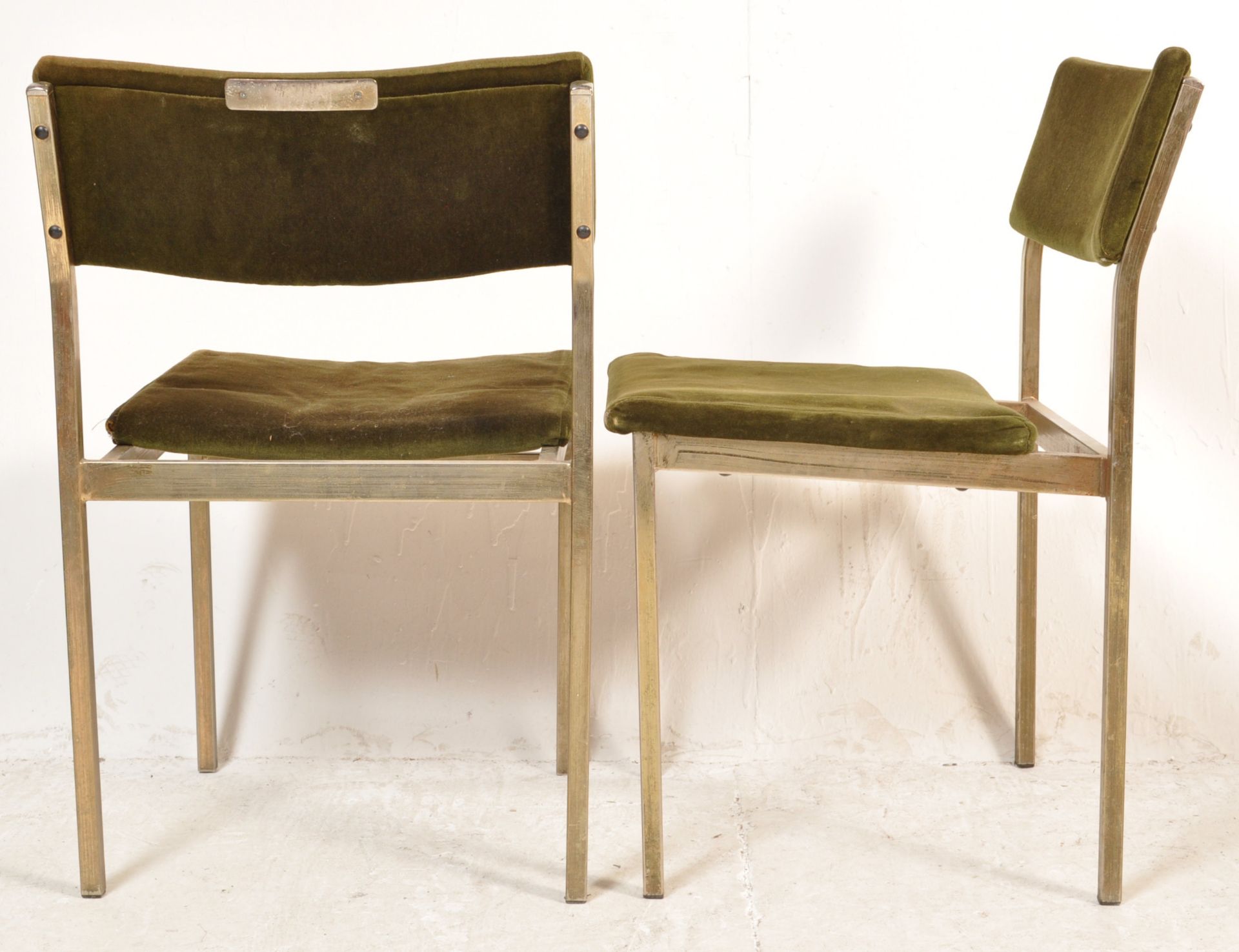FOUR VINTAGE RETRO 20TH STACKING DINING CHAIRS. - Image 7 of 7