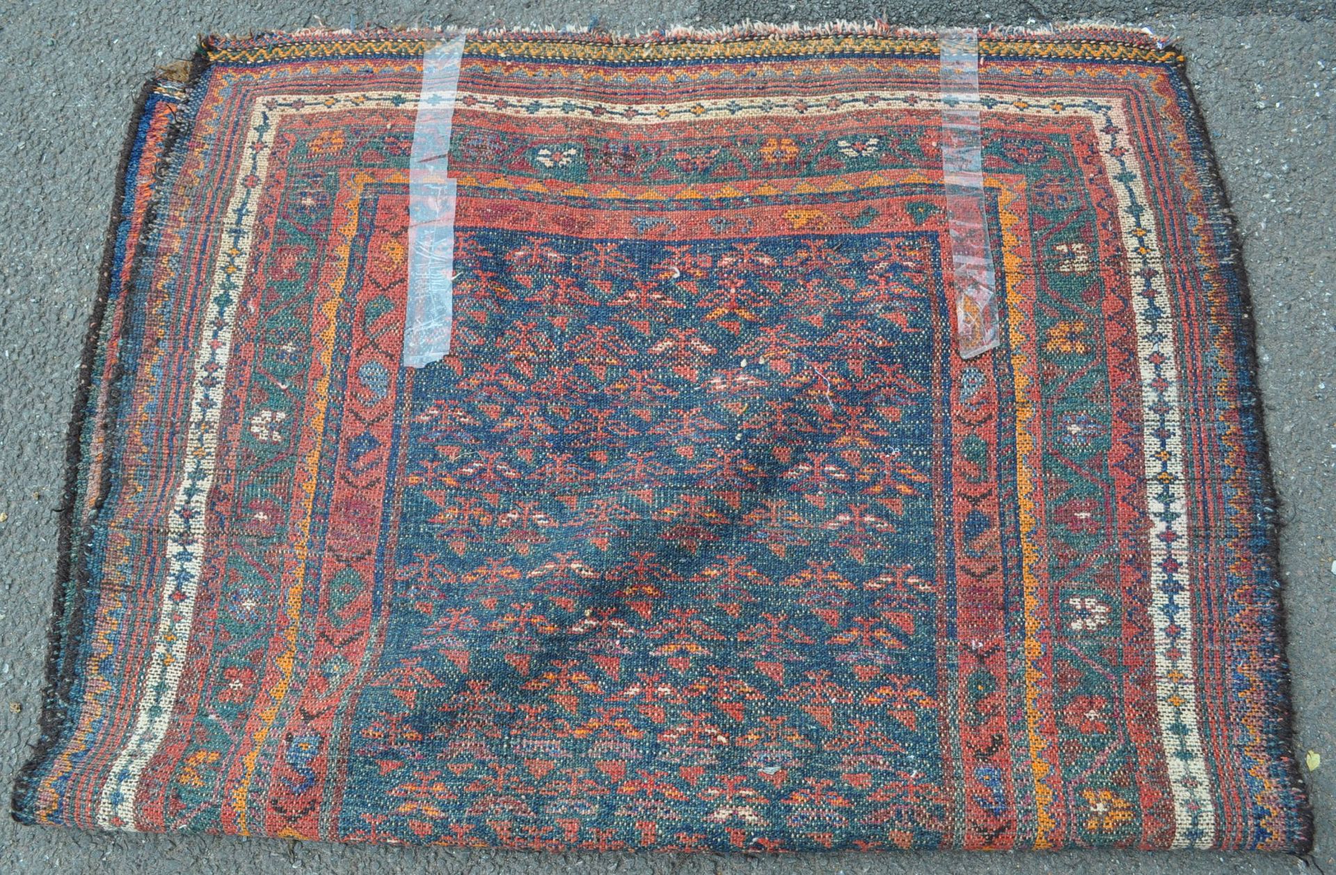 20TH CENTURY PERSIAN ISLAMIC RUG - Bild 6 aus 6