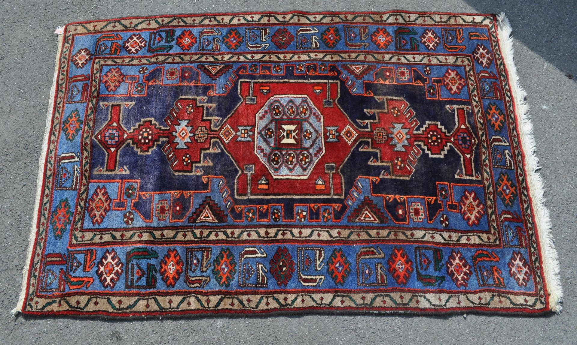 20TH CENTURY HAND WOVEN PERSIAN HAMADAN RUG