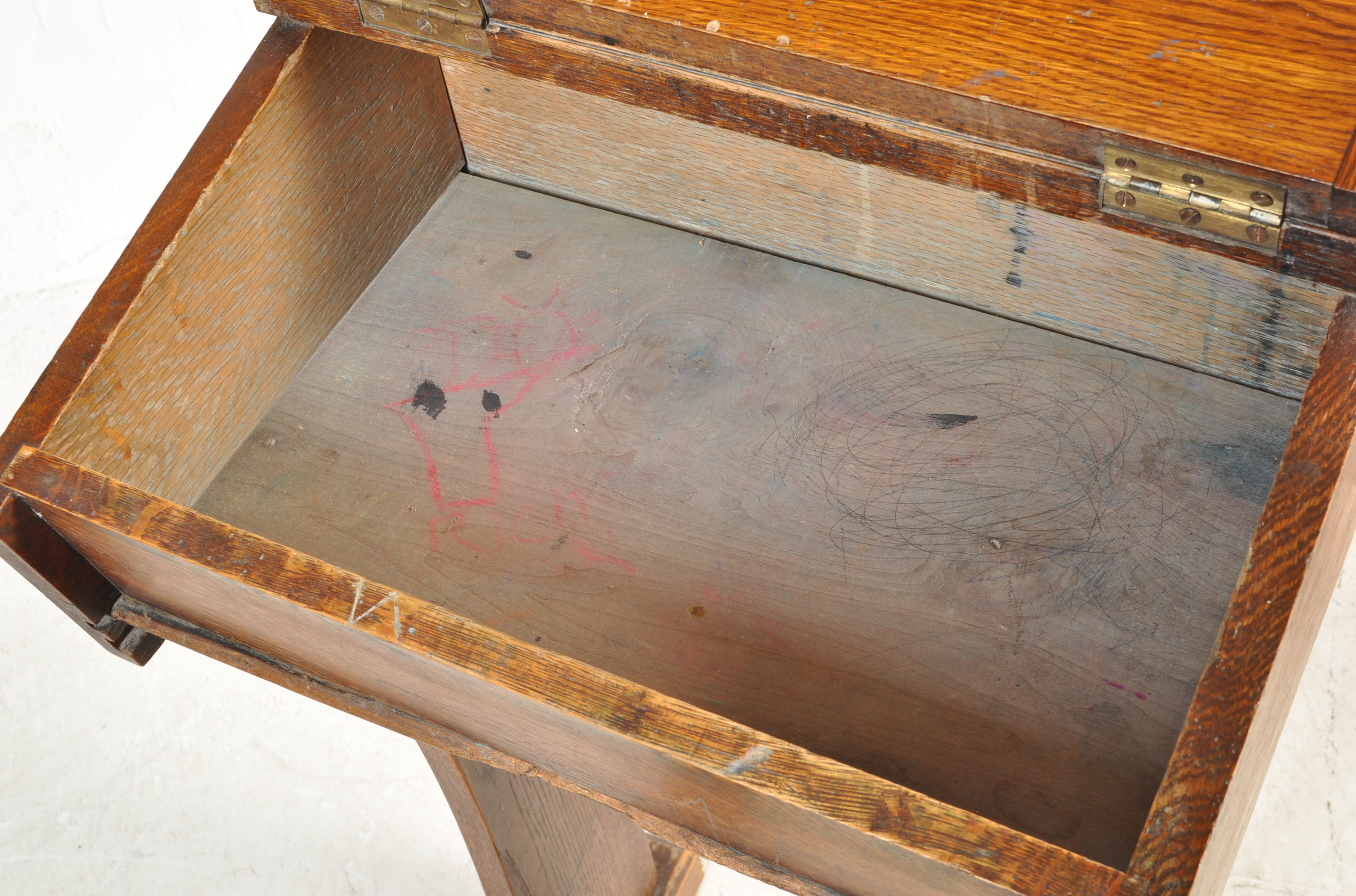 VICTORIAN 19TH CENTURY ELM SCHOOL DESK & CHAIR - Image 4 of 5