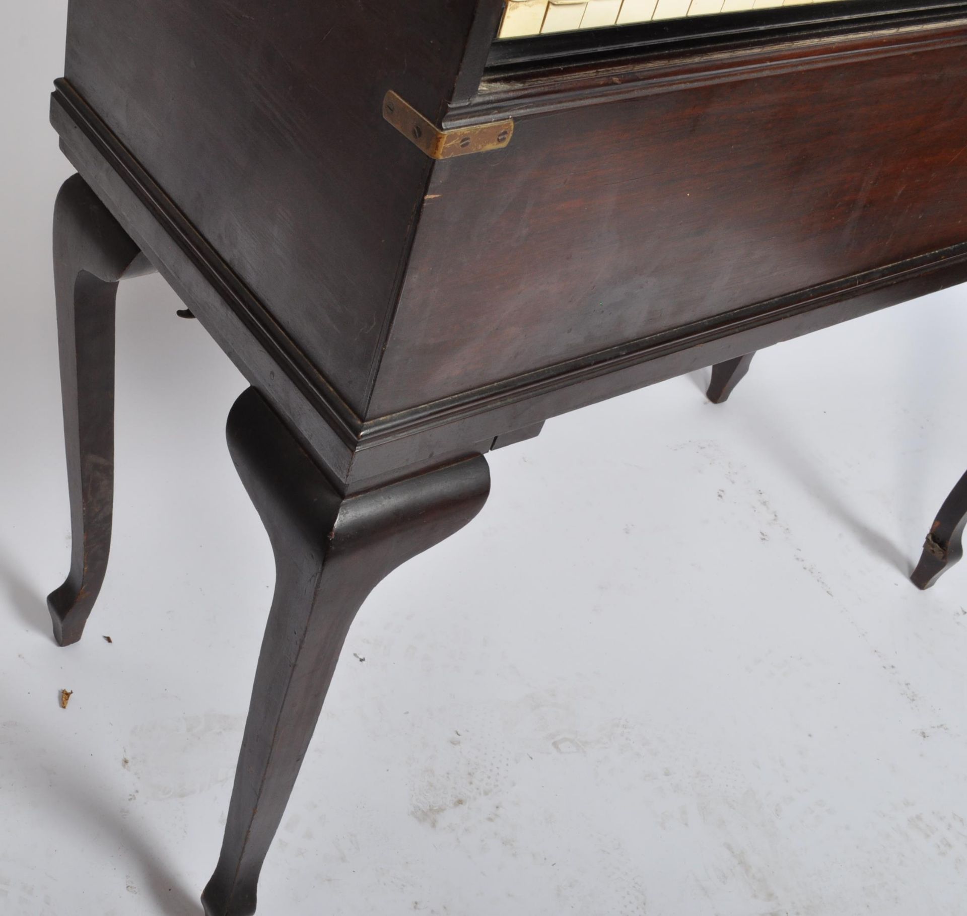 1930’S ART DECO DULCITONE PORTABLE PIANO - Image 4 of 4