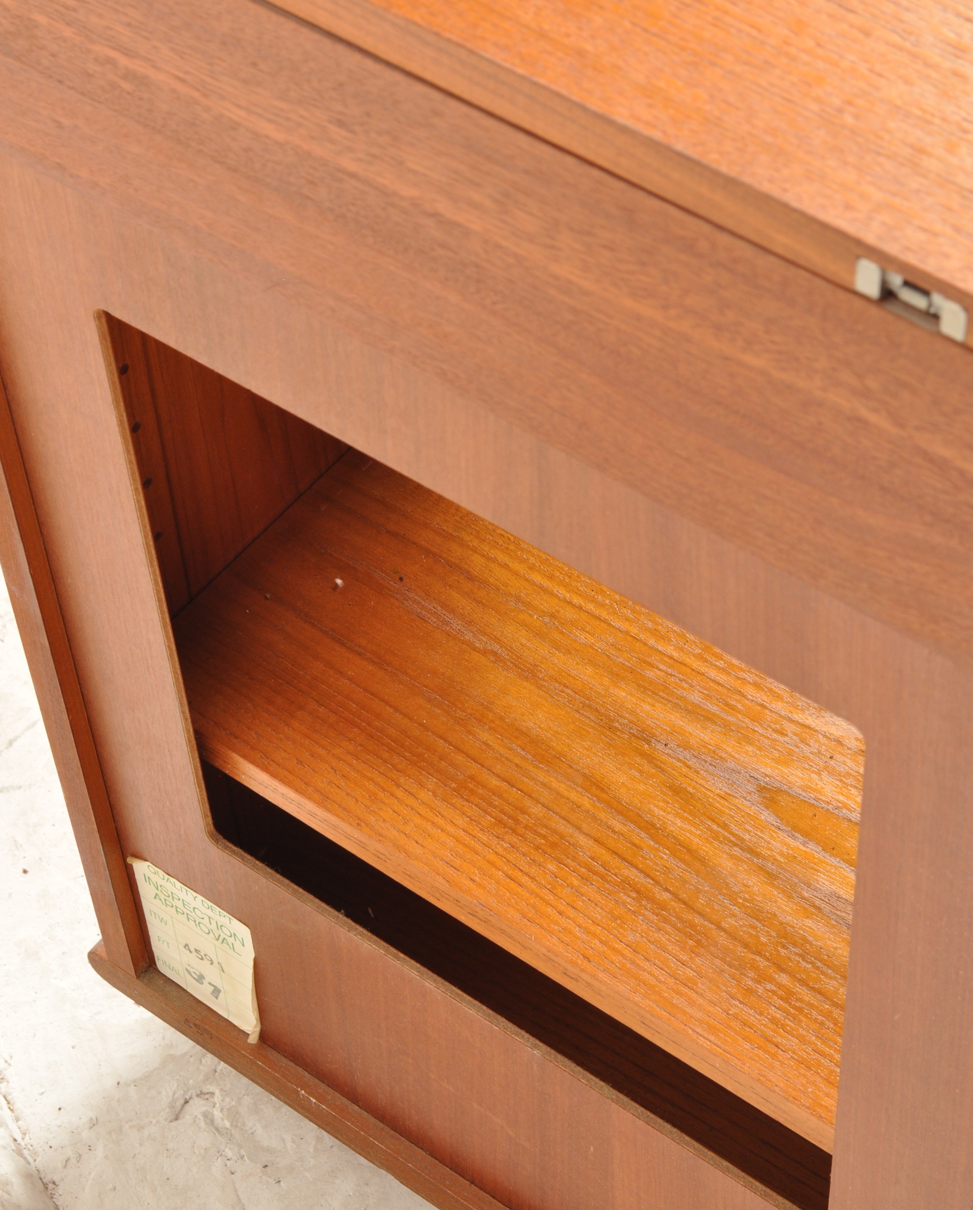 20TH CENTURY TEAK WOOD HI-FI MUSIC CABINET - Image 5 of 6