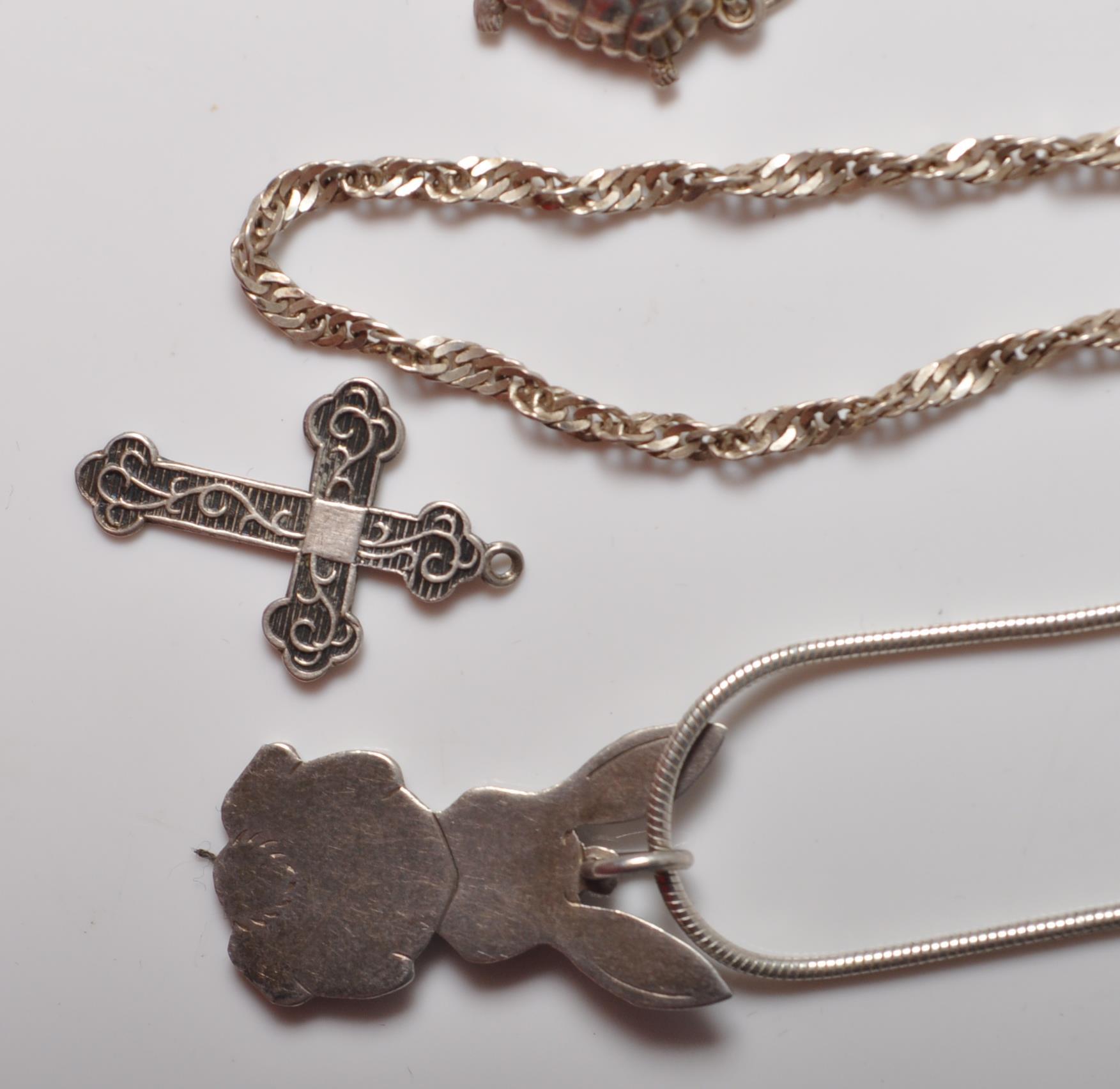A COLLECTION OF LADIES STAMPED 925 SILVER PENDANTS AND CHAIN NECKLACES. - Image 4 of 10