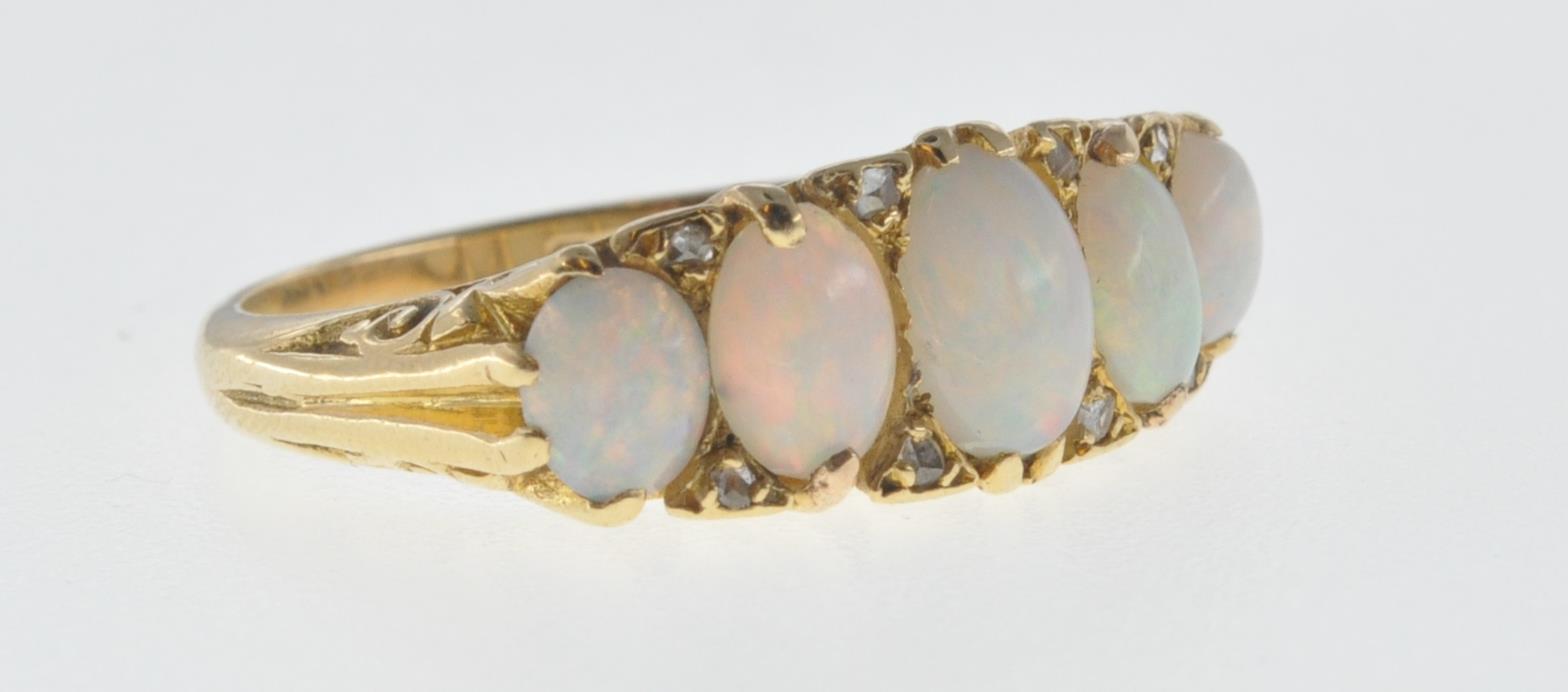 VINTAGE 18CT GOLD OPAL FIVE STONE RING - Image 2 of 8