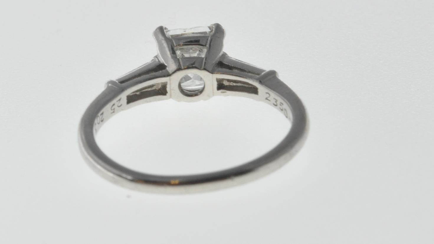 PLATINUM AND DIAMOND SOLITAIRE RING - Image 5 of 7