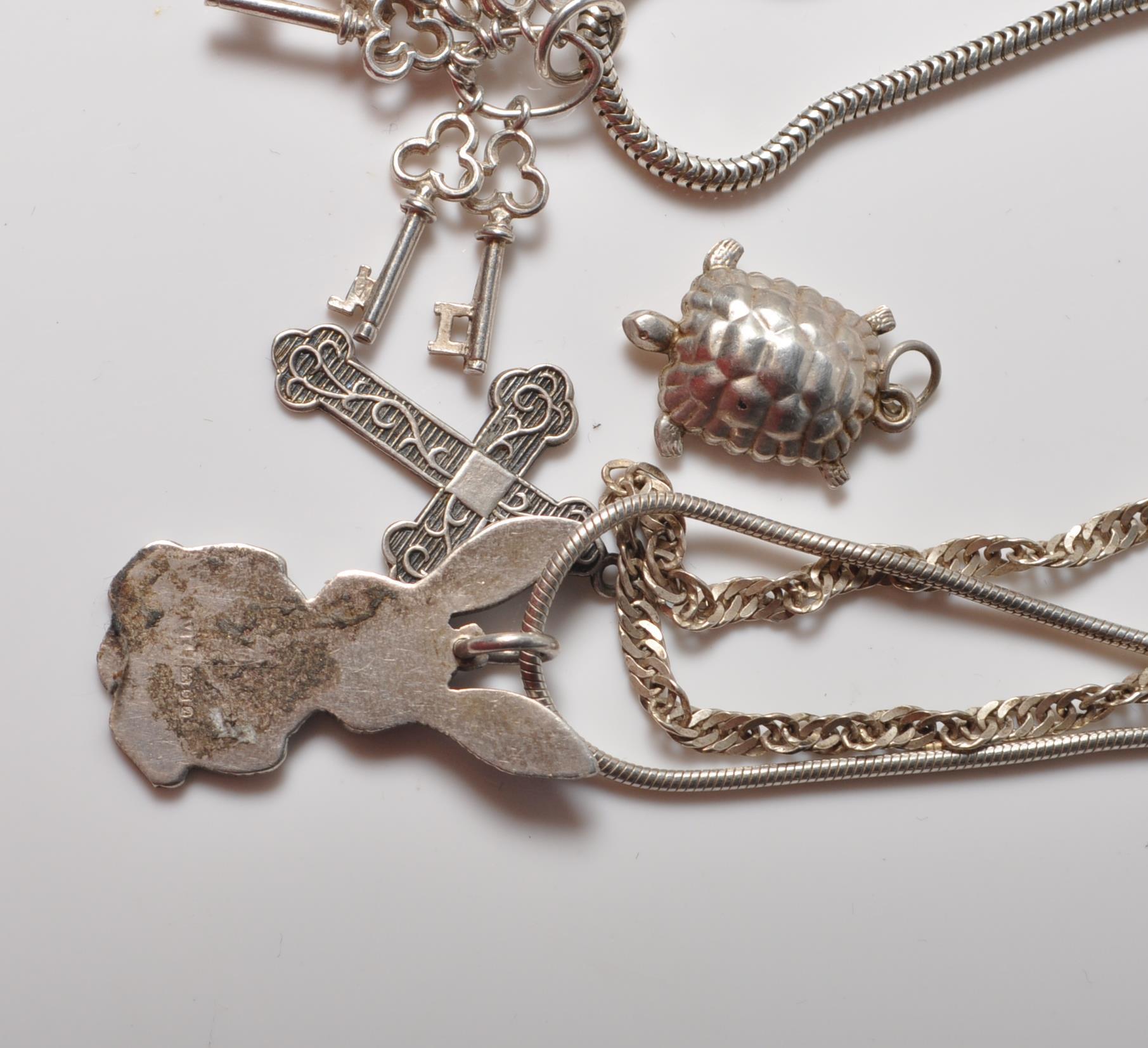 A COLLECTION OF LADIES STAMPED 925 SILVER PENDANTS AND CHAIN NECKLACES. - Image 10 of 10