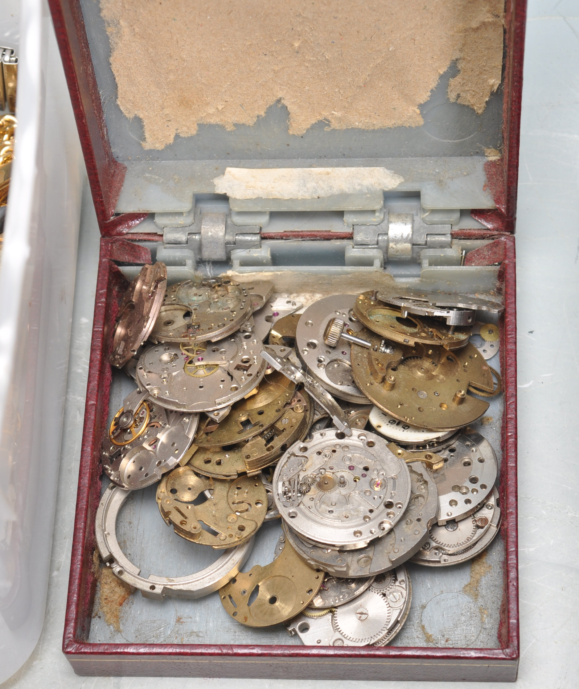 LARGE COLLECTION OF VARIOUS WATCH PARTS AND SPARES - Image 4 of 8