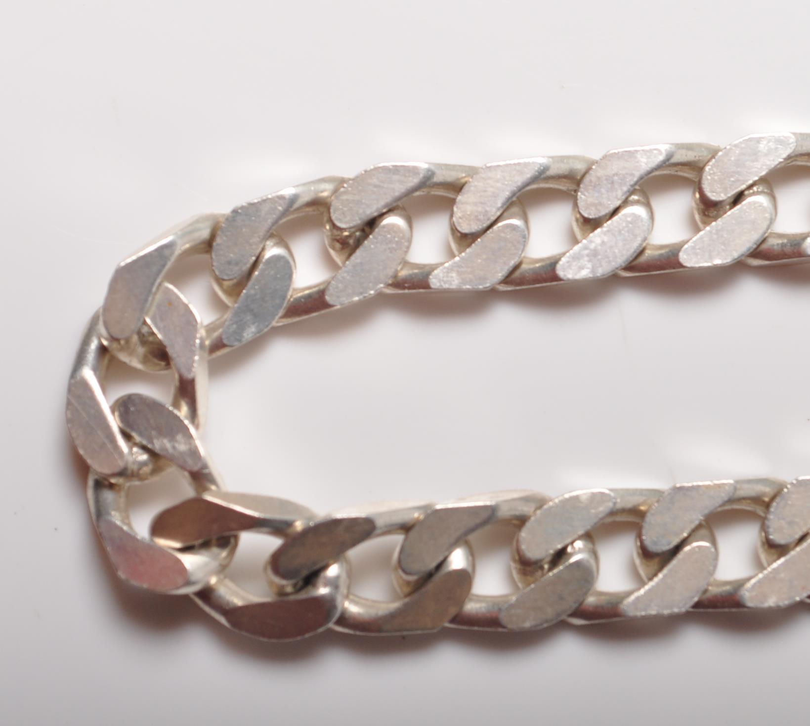 925 SILVER MENS FLAT CURB LINK CHAIN. - Image 3 of 6
