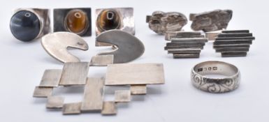 GROUP OF MIXED SILVER STUDIO ART JEWELLERY