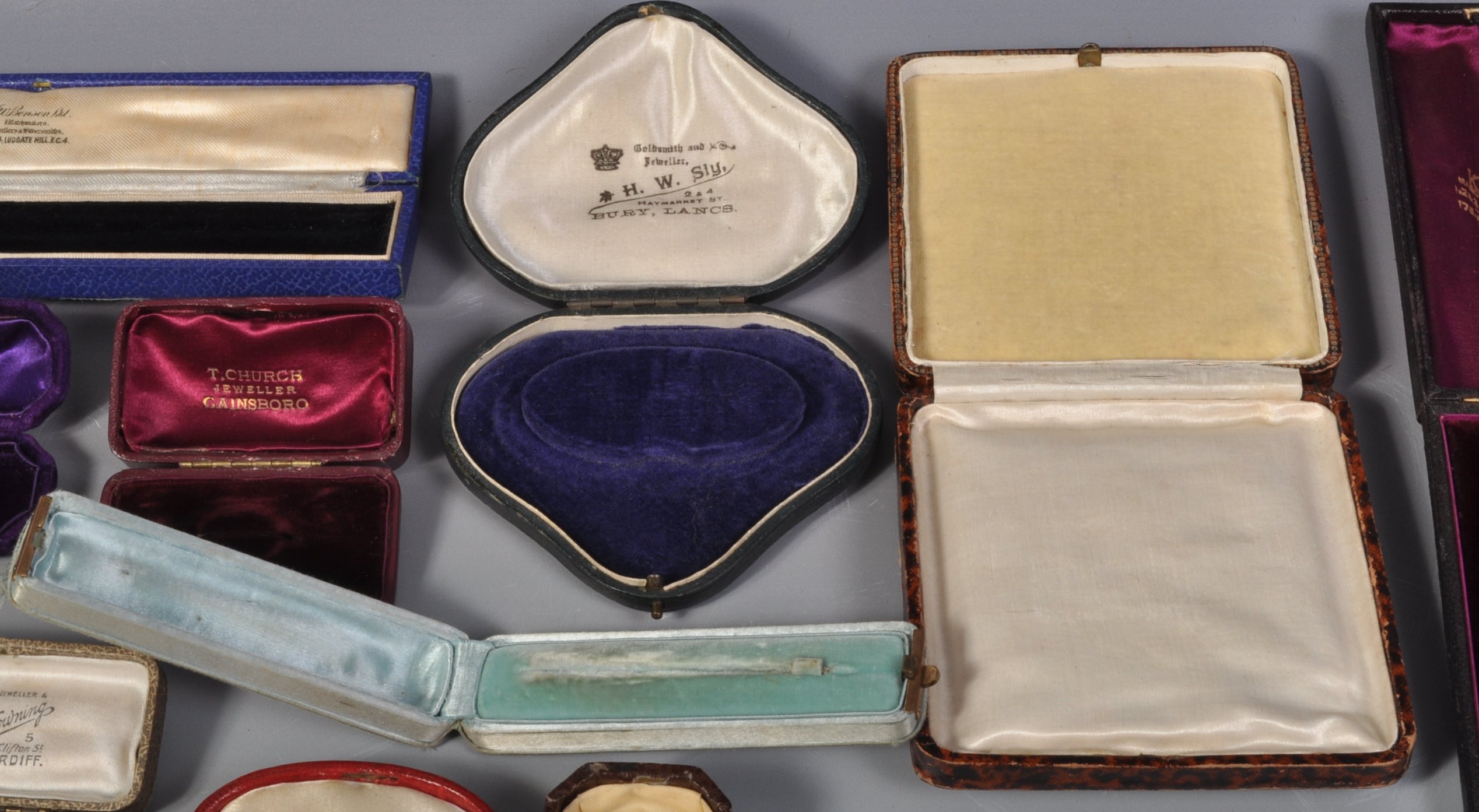 GROUP OF VICTORIAN AND LATER JEWELLERY BOXES - Image 4 of 7