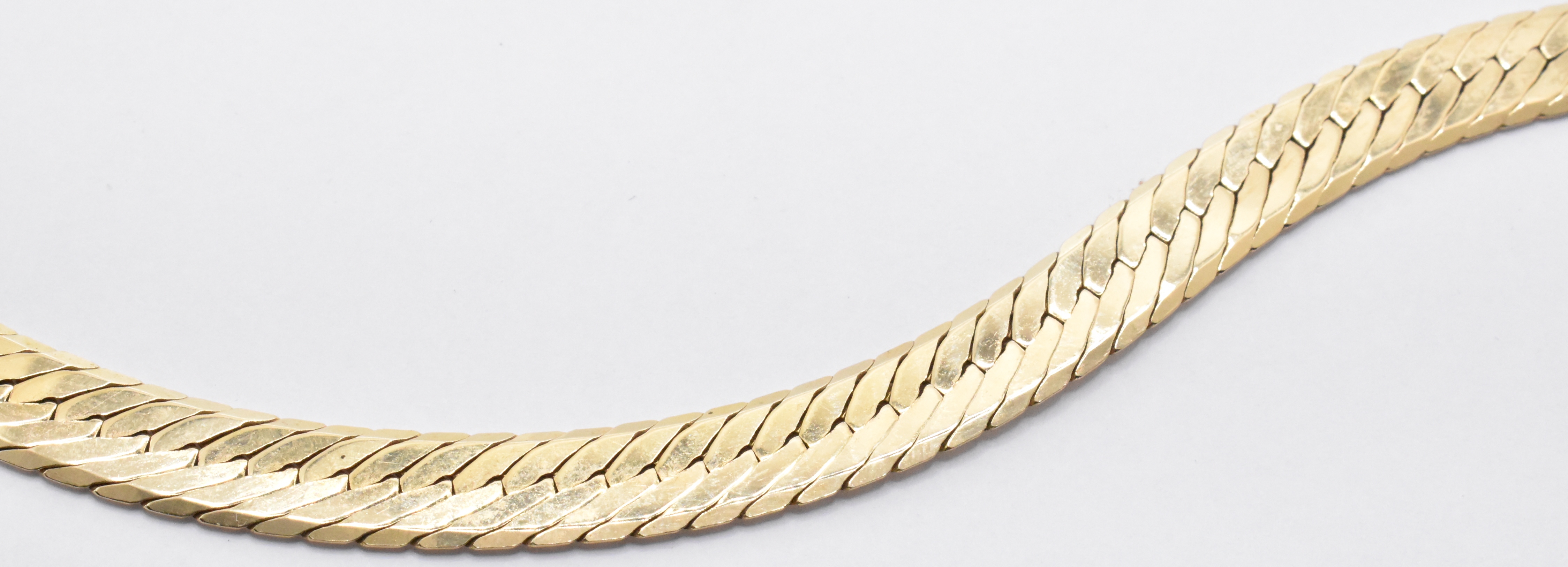 14CT GOLD FLAT SNAKE CHAIN NECKLACE - Image 5 of 11