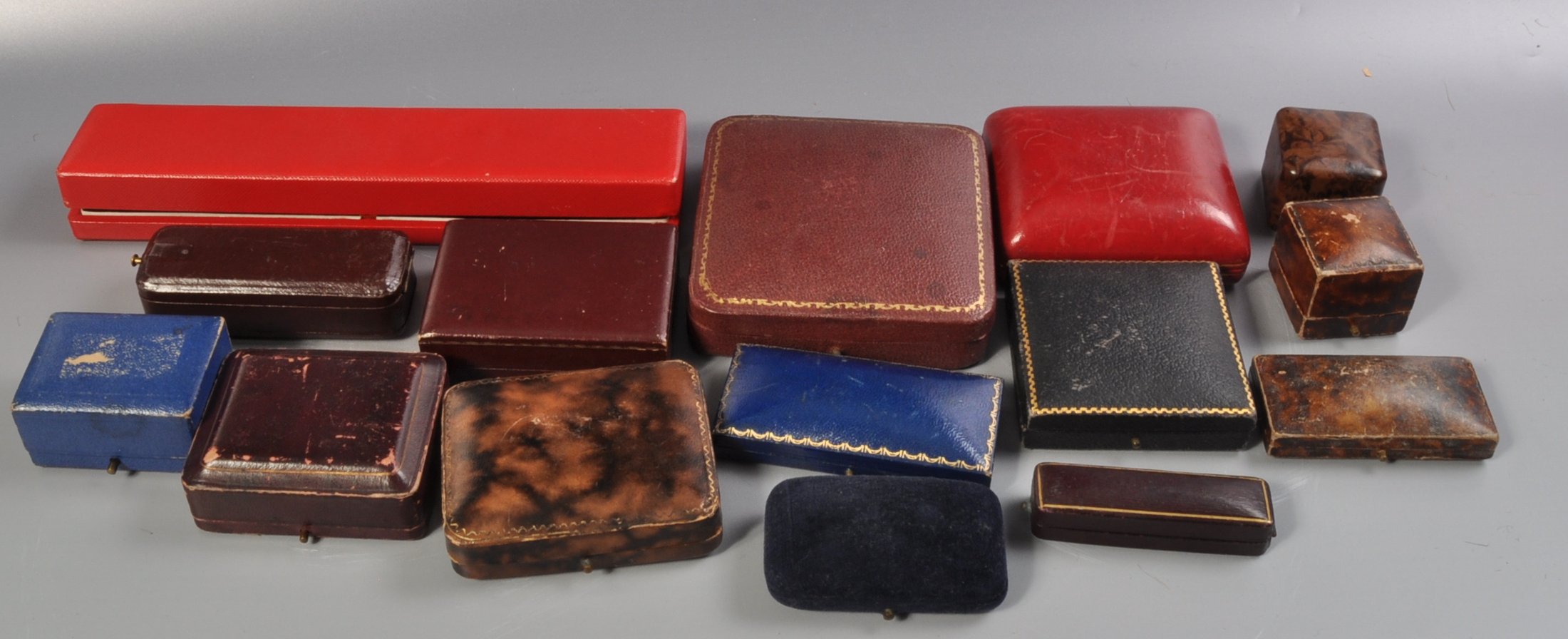 GROUP OF VICTORIAN AND LATER JEWELLERY BOXES - Image 6 of 6