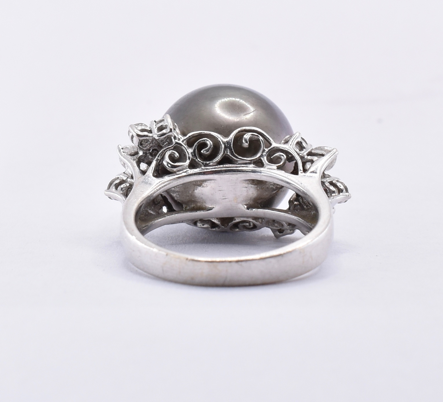 18CT WHITE GOLD TAHITIAN PEARL & DIAMOND COCKTAIL RING - Image 4 of 7