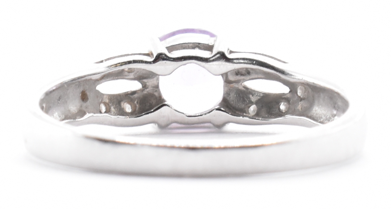 HALLMARKED WHITE GOLD DIAMOND & PURPLE STONE RING - Image 4 of 7