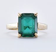 9CT GOLD GREEN STONE RING