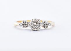 18CT GOLD AND DIAMOND RING