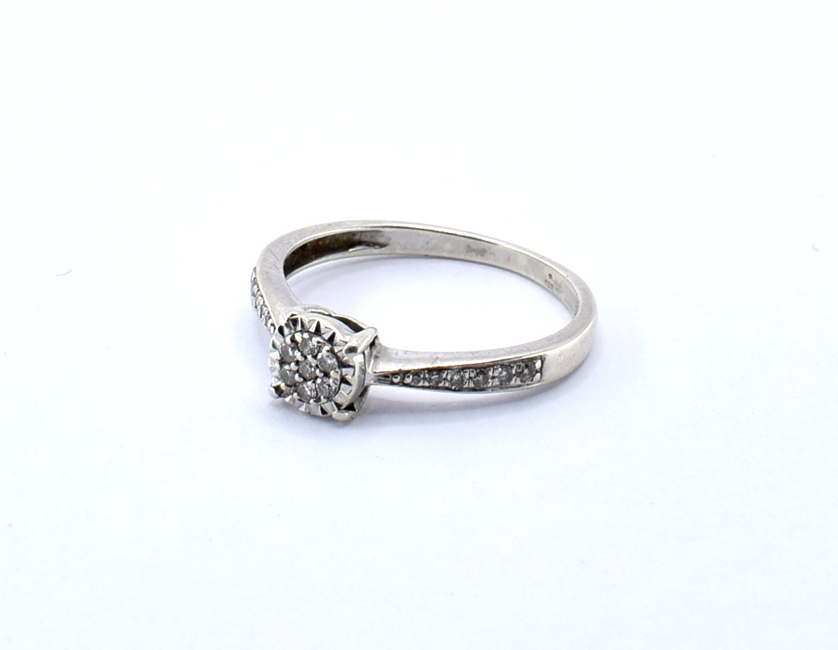 9CT WHITE GOLD AND DIAMOND CUSTER RING - Image 3 of 4