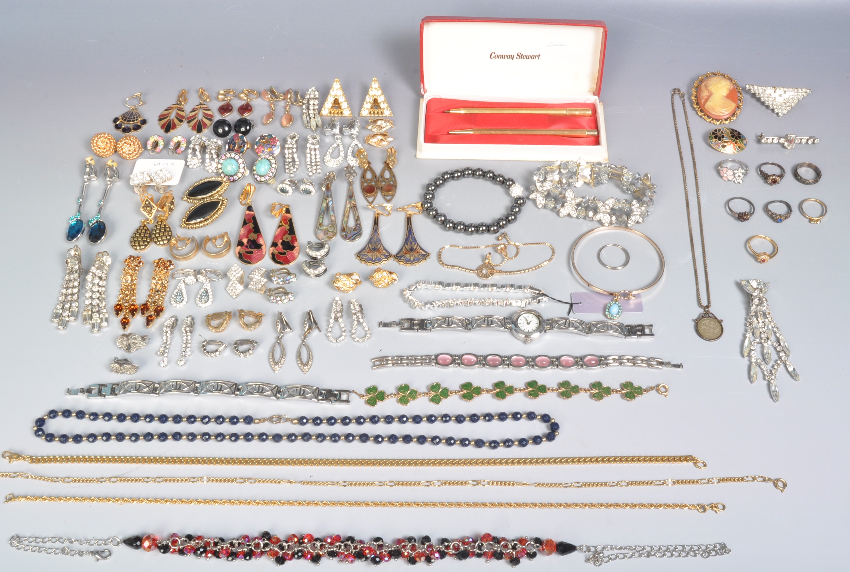 LARGE COLLECTION OF COSTUME JEWELLERY